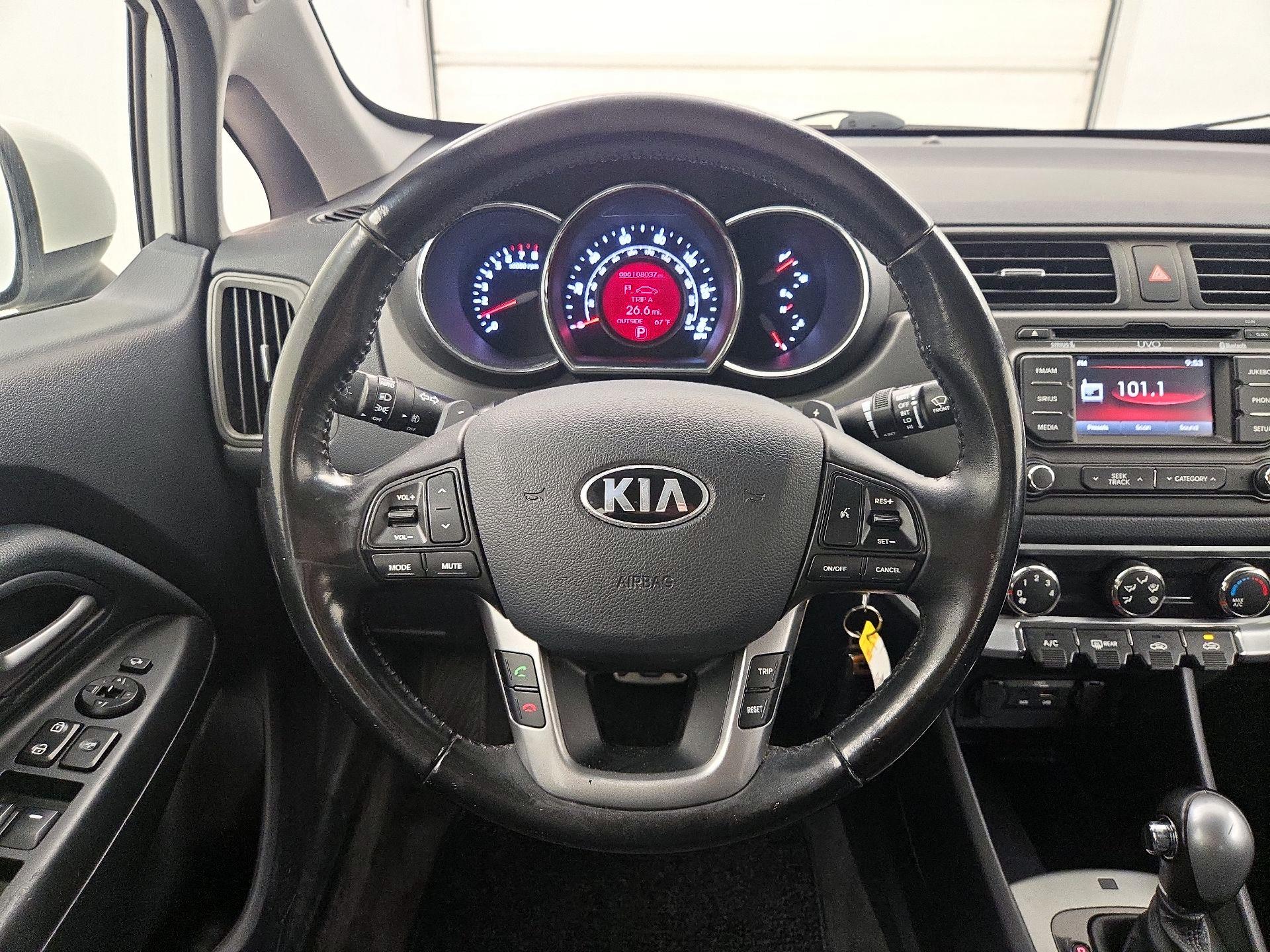 Thumbnail: 2015 Kia Rio - 10