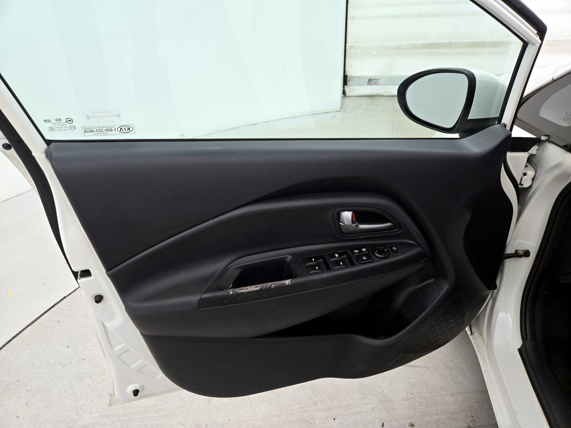 Thumbnail: 2015 Kia Rio - 12