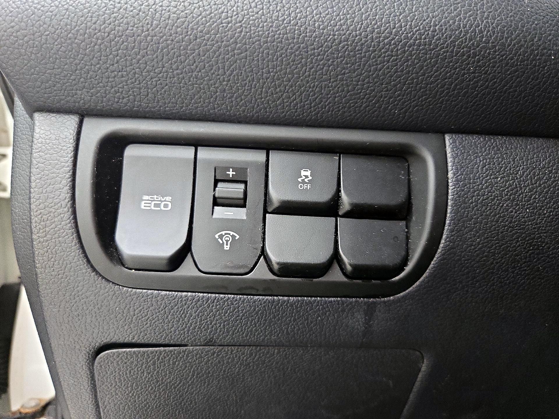 Thumbnail: 2015 Kia Rio - 13