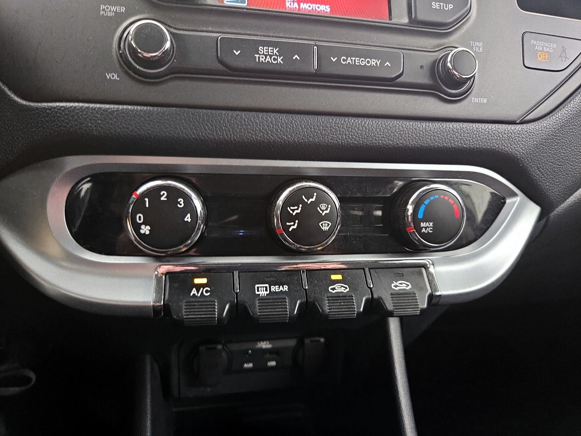 Thumbnail: 2015 Kia Rio - 16