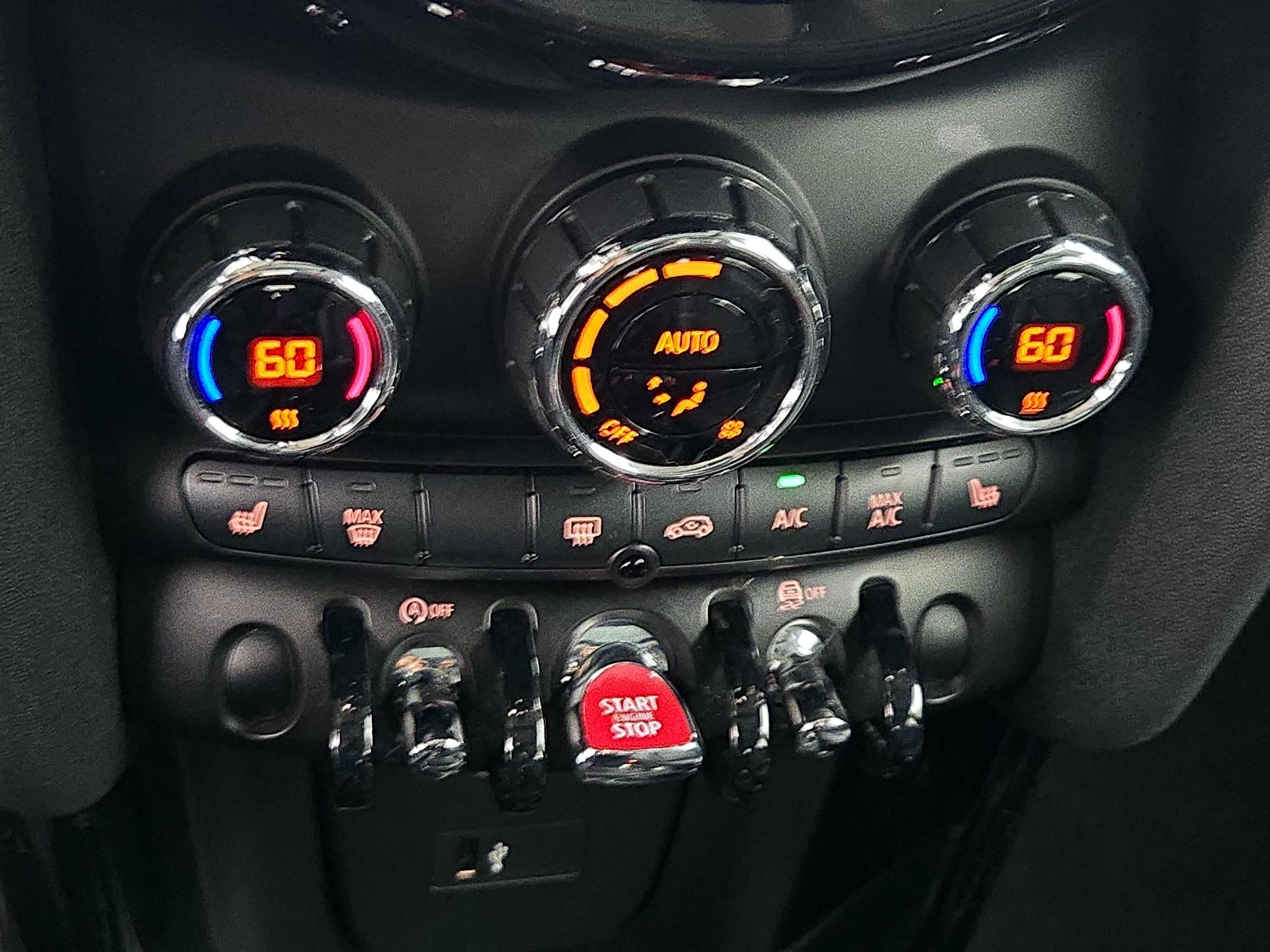 Thumbnail: 2021 MINI Cooper Hardtop - 16