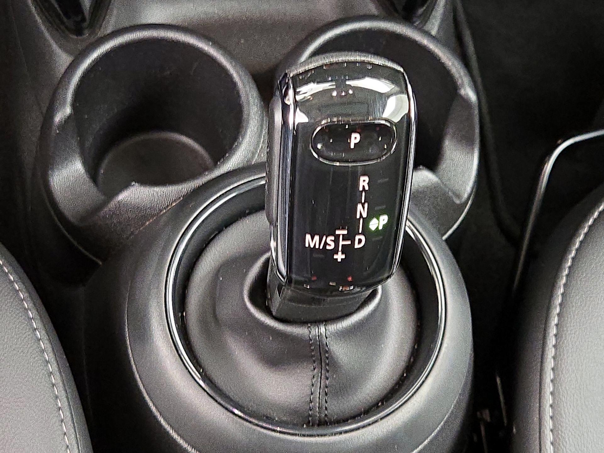 Thumbnail: 2021 MINI Cooper Hardtop - 17