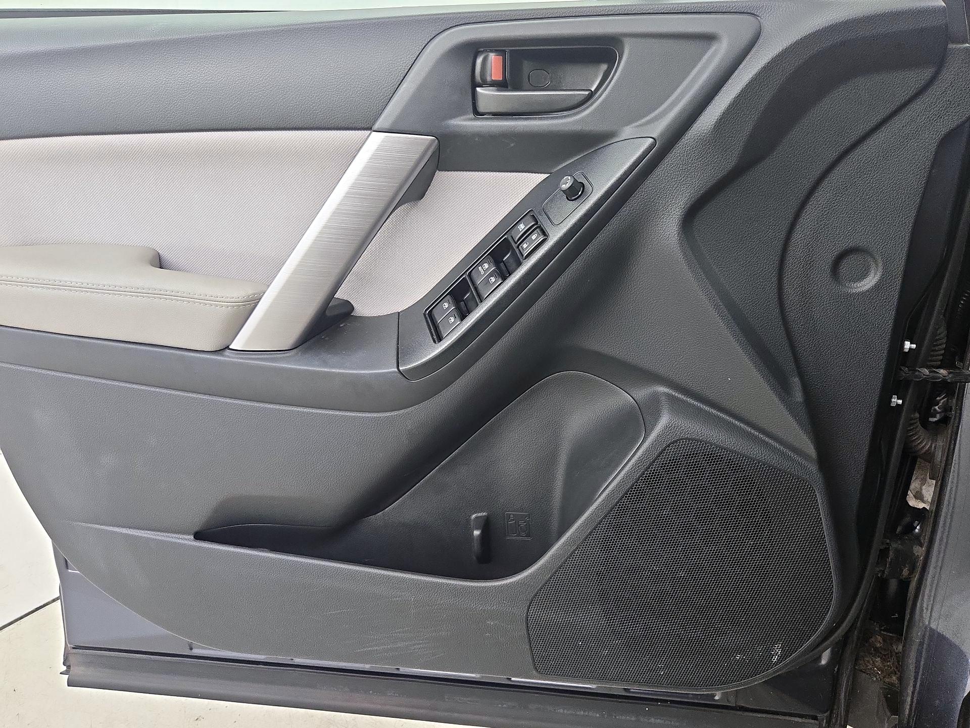 Thumbnail: 2016 Subaru Forester - 12