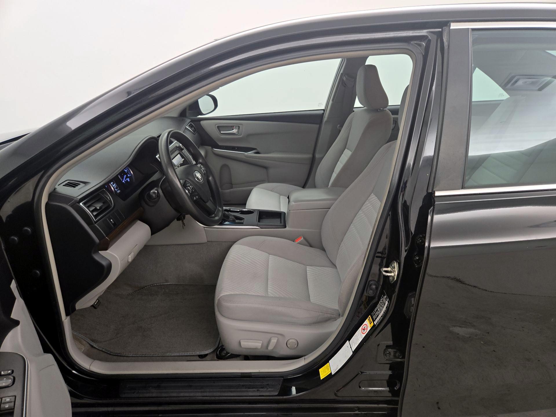 Thumbnail: 2016 Toyota Camry - 11