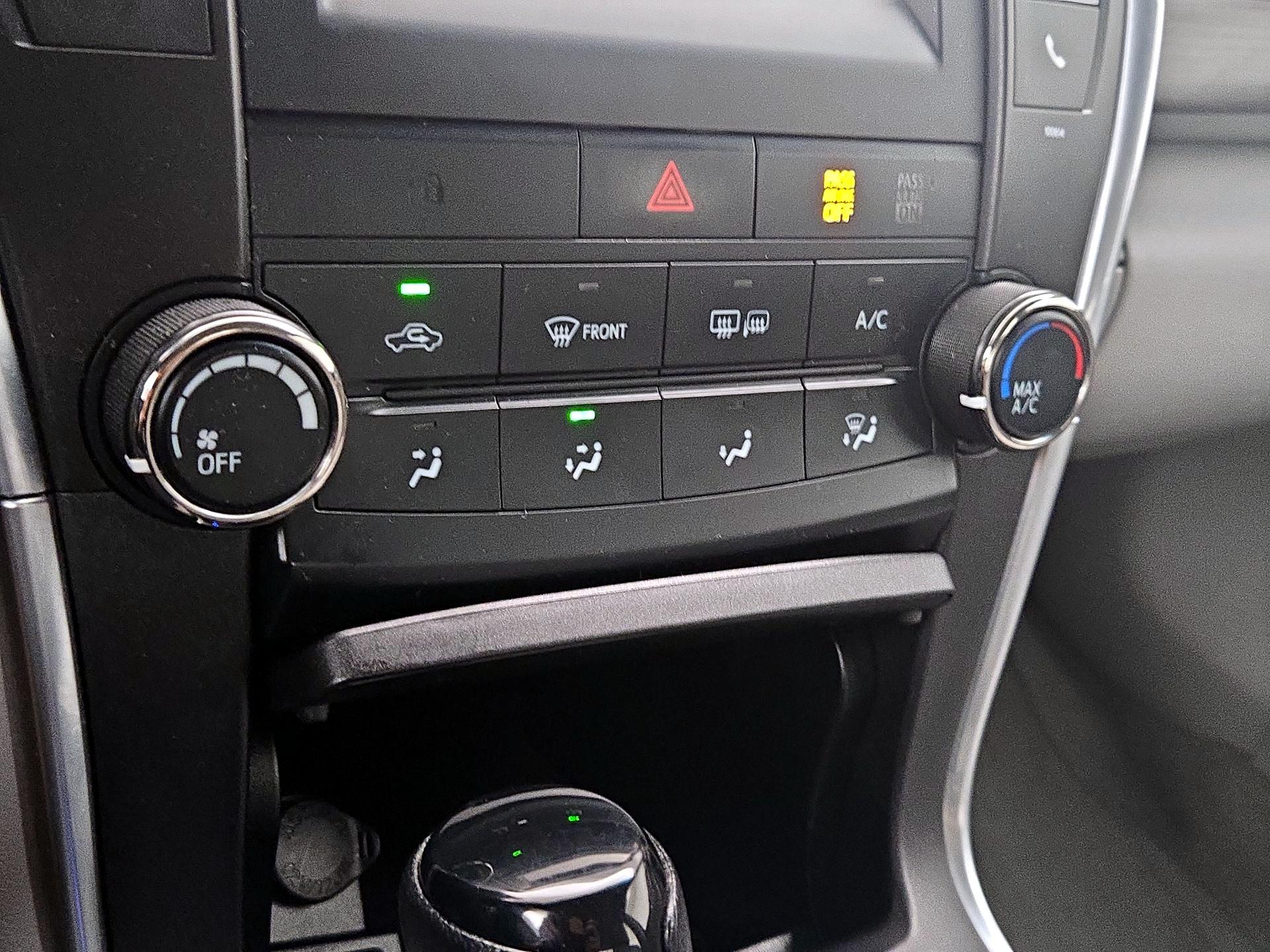 Thumbnail: 2016 Toyota Camry - 16