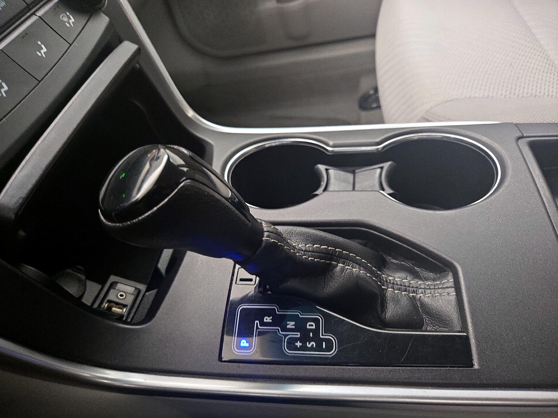Thumbnail: 2016 Toyota Camry - 17