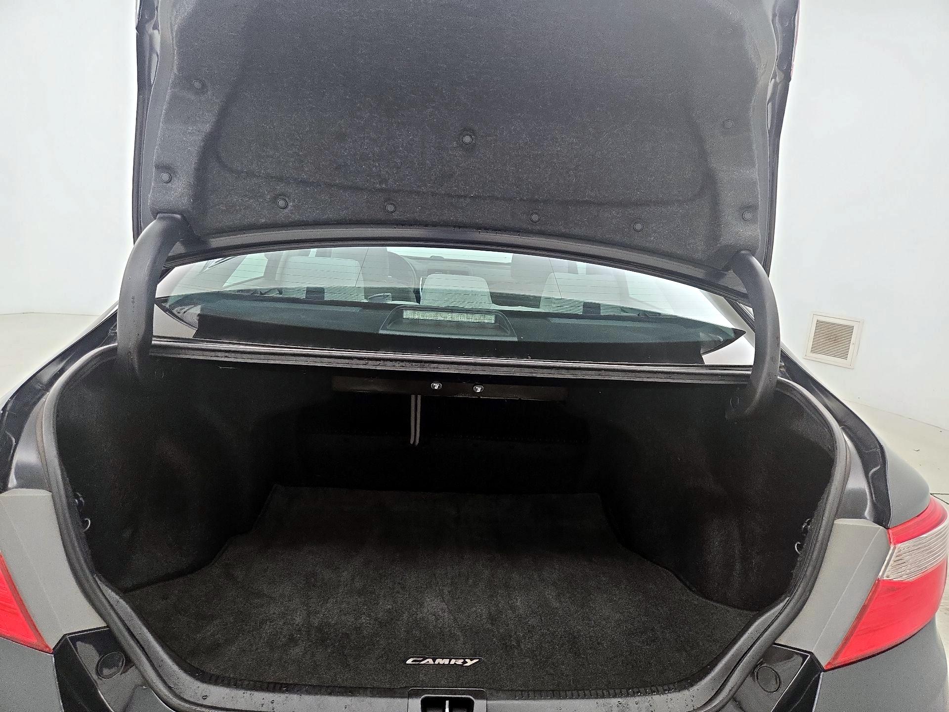 Thumbnail: 2016 Toyota Camry - 20