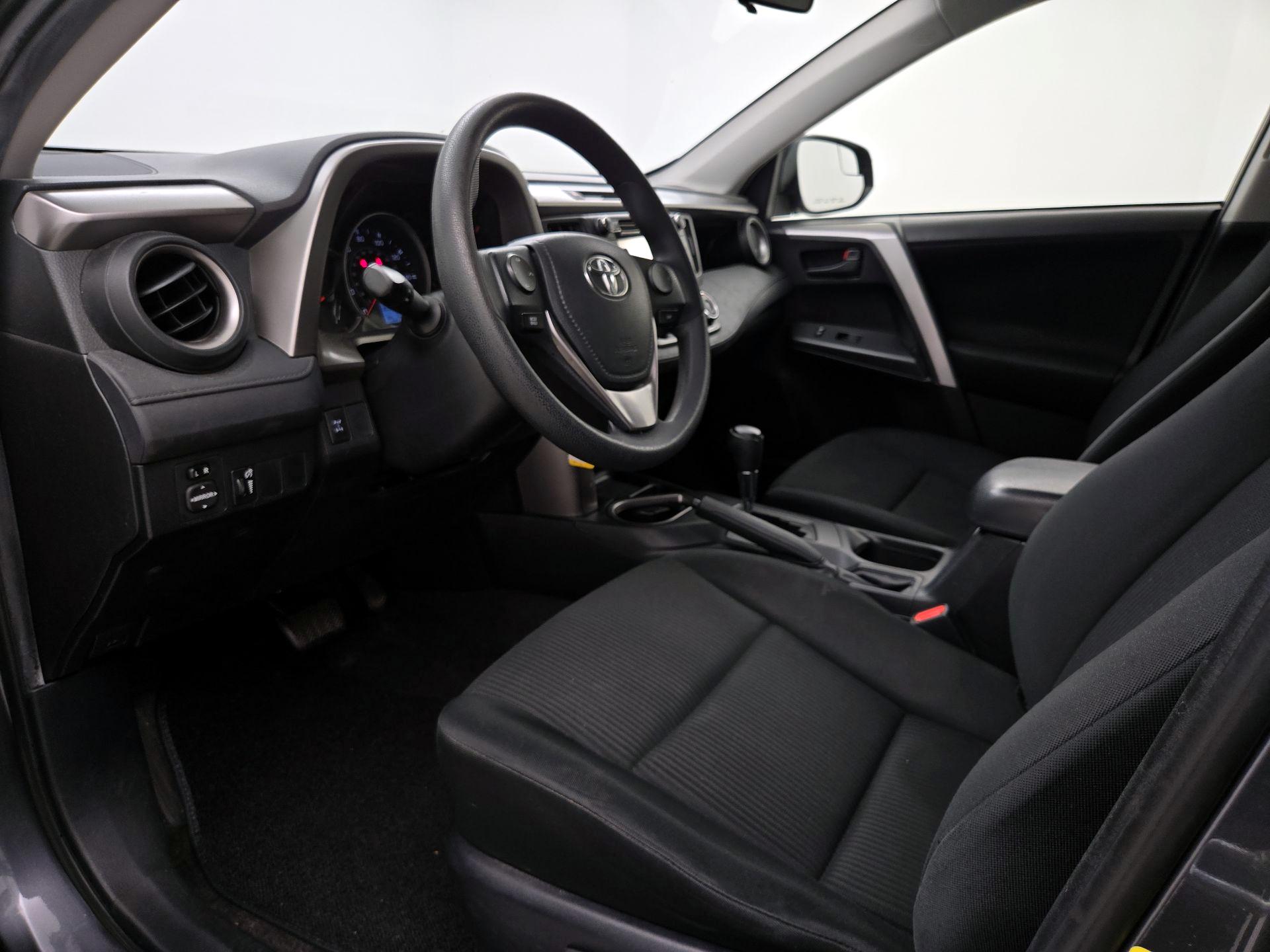 Thumbnail: 2016 Toyota RAV4 - 11