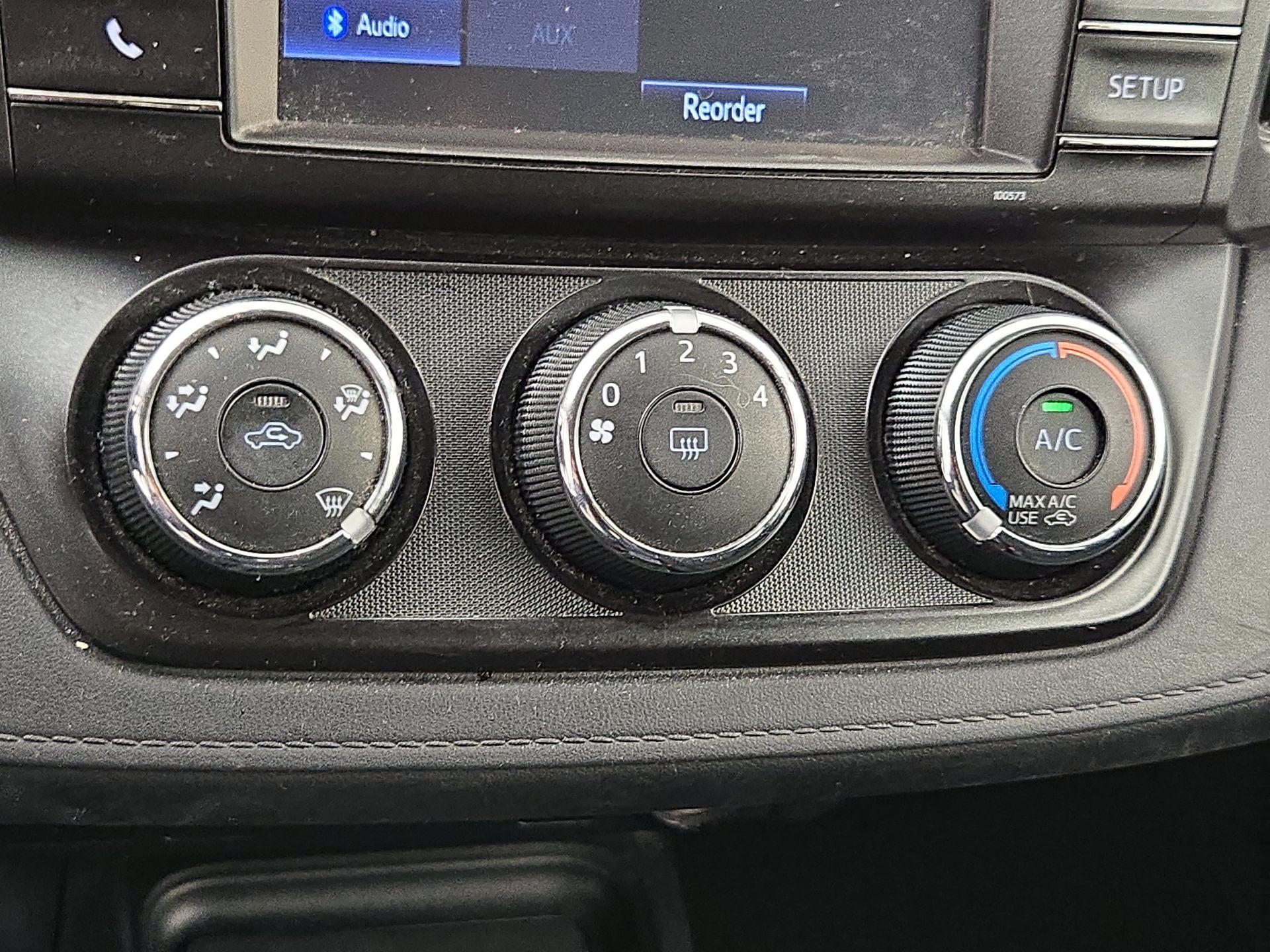 Thumbnail: 2016 Toyota RAV4 - 16