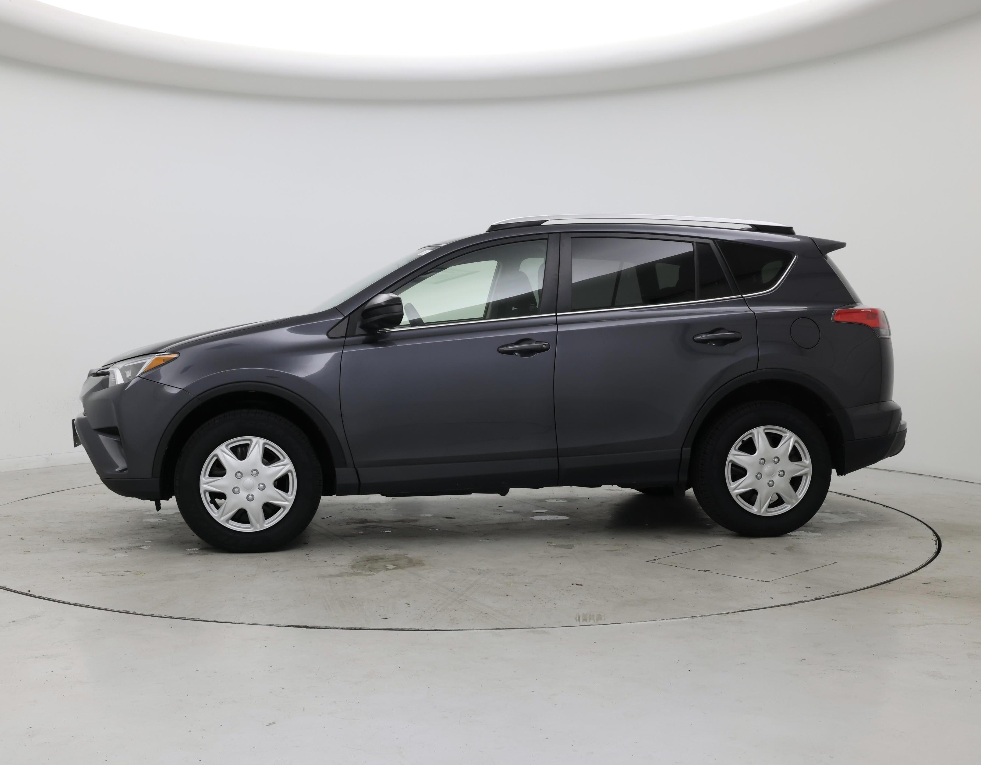 Thumbnail: 2016 Toyota RAV4 - 3