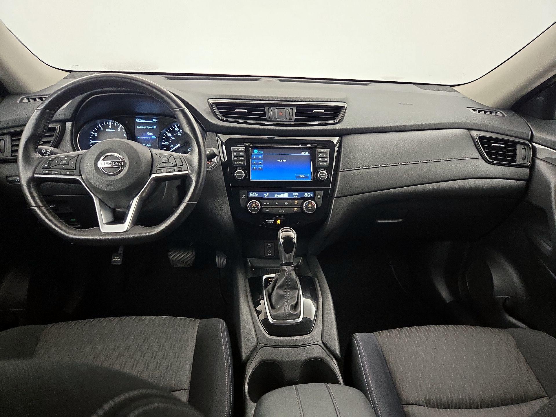 Thumbnail: 2017 Nissan Rogue - 9