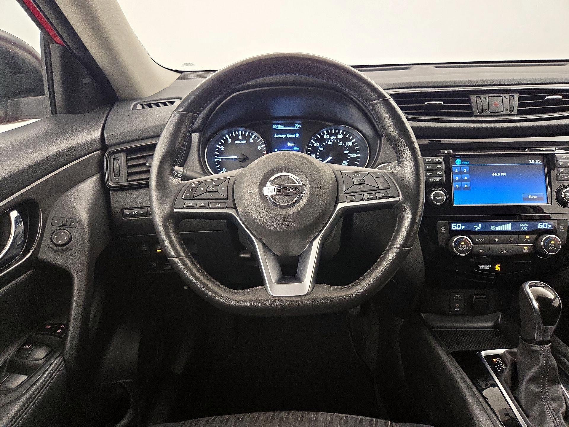 Thumbnail: 2017 Nissan Rogue - 10