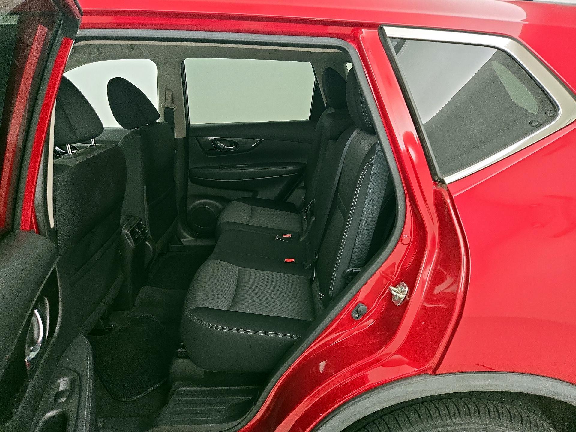 Thumbnail: 2017 Nissan Rogue - 20