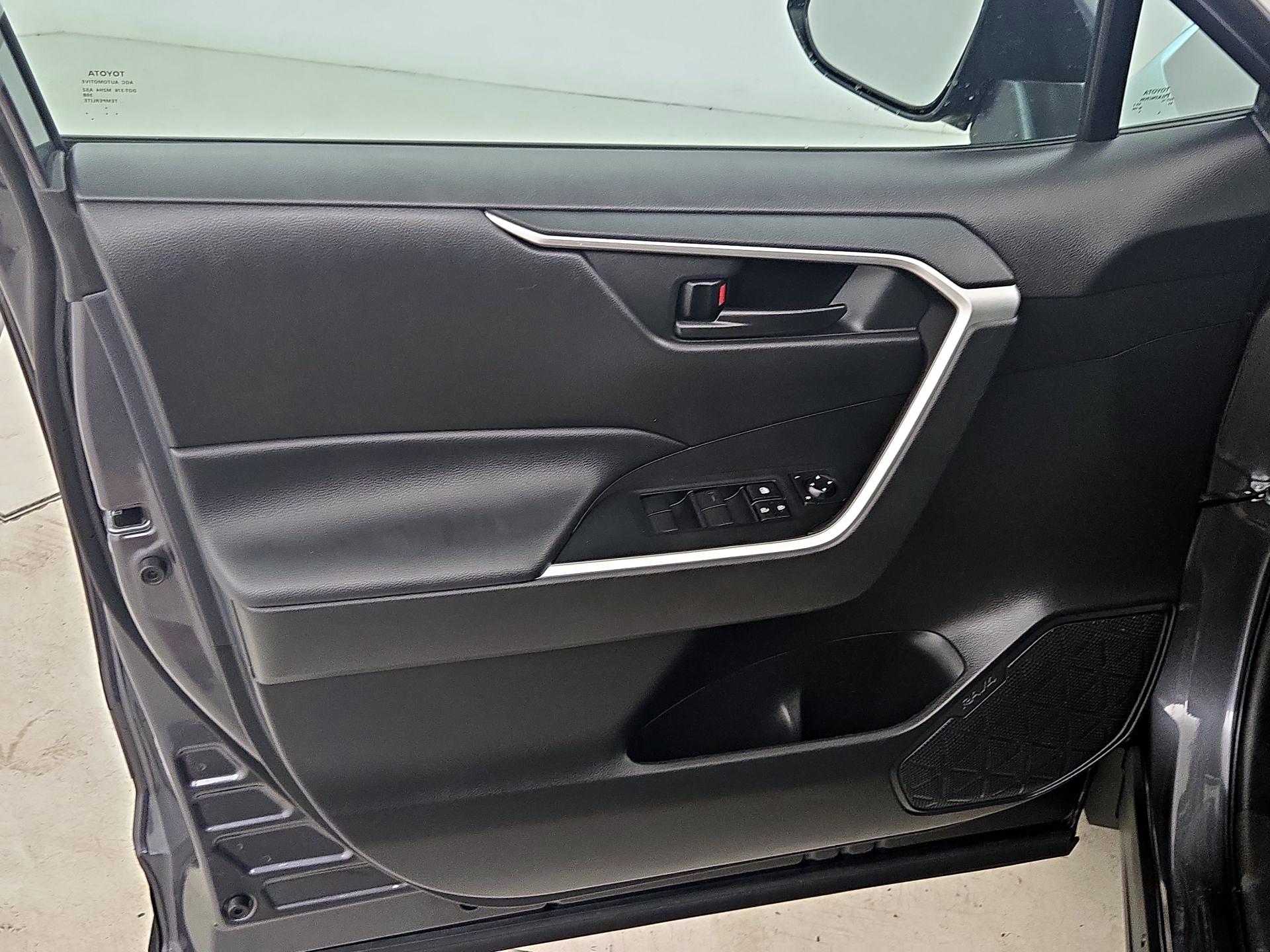 Thumbnail: 2023 Toyota RAV4 - 12