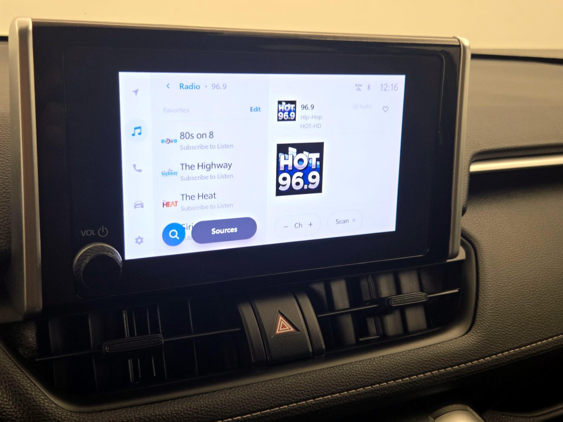 Thumbnail: 2023 Toyota RAV4 - 15