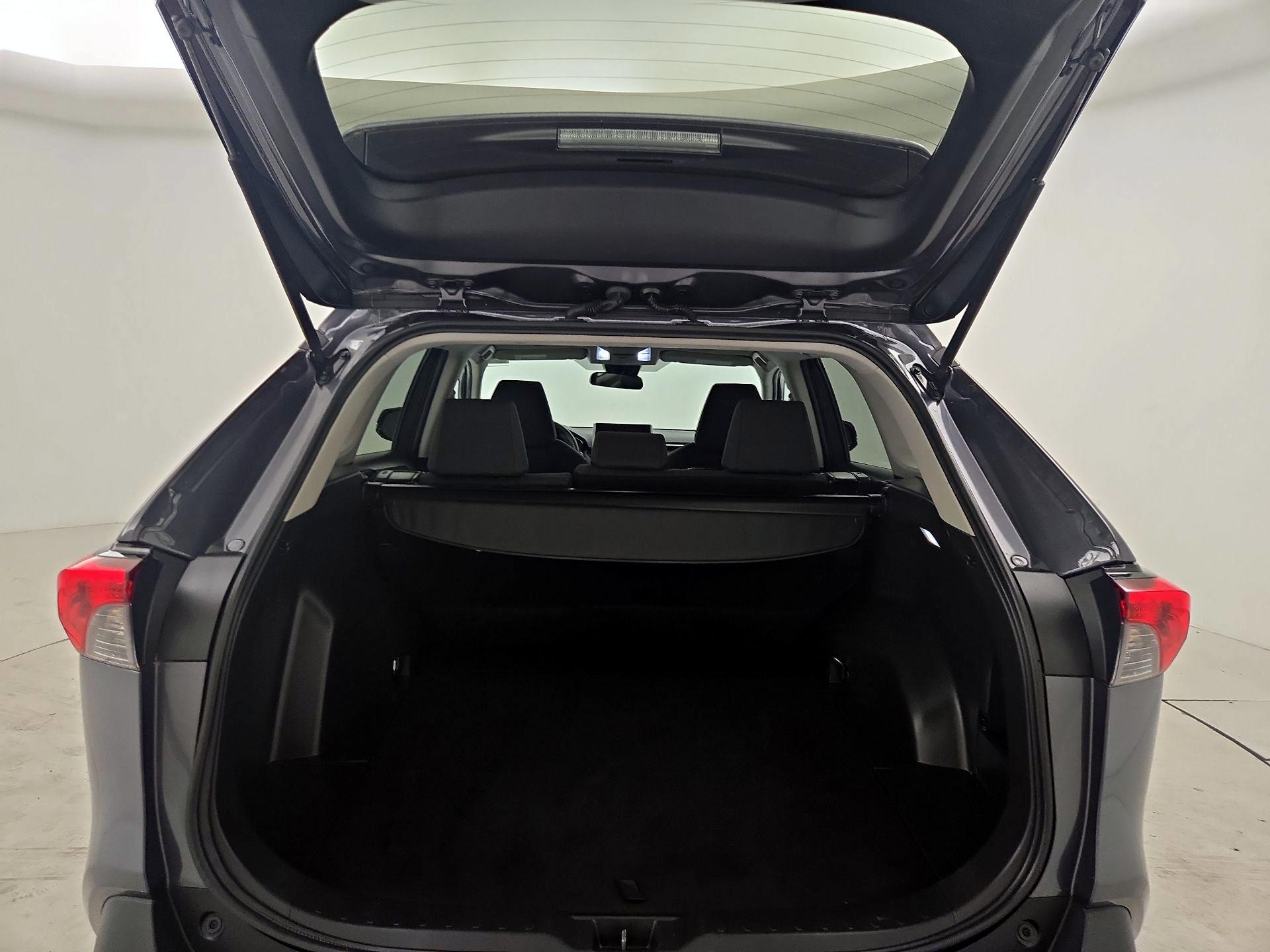 Thumbnail: 2023 Toyota RAV4 - 20