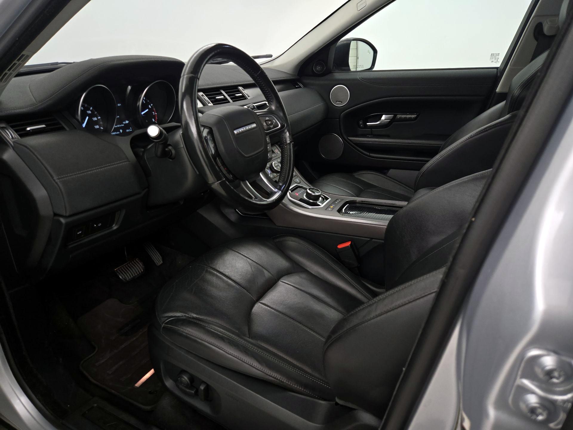 Thumbnail: 2018 Land Rover Range Rover Evoque - 11
