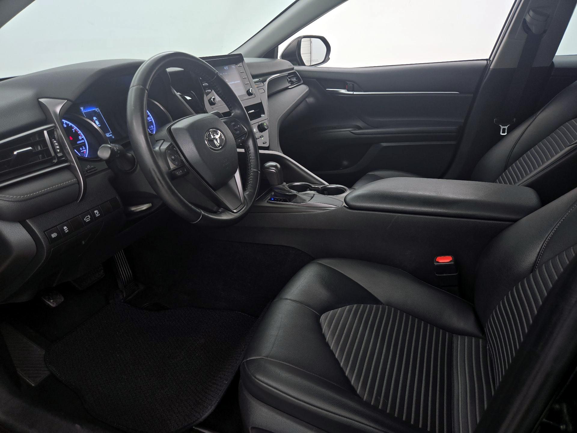 Thumbnail: 2021 Toyota Camry - 11