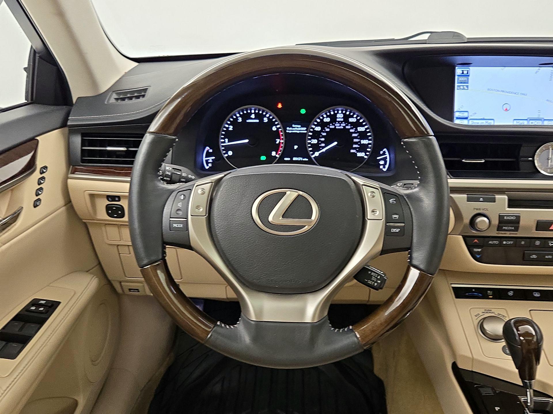 Thumbnail: 2014 Lexus ES - 10