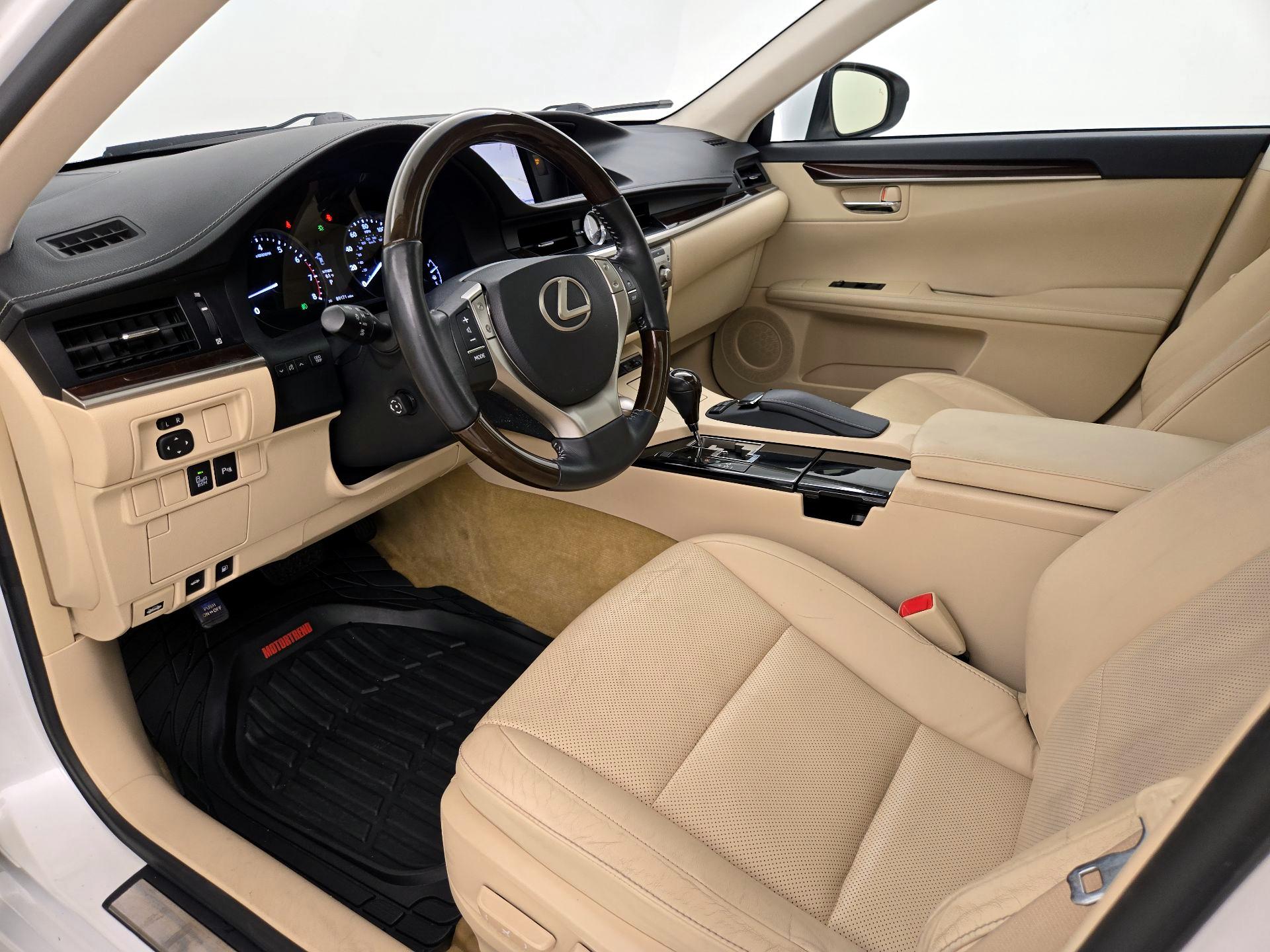 Thumbnail: 2014 Lexus ES - 11