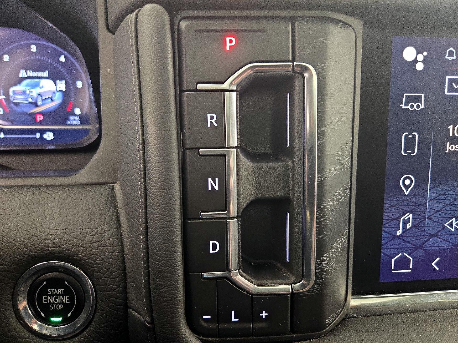 Thumbnail: 2023 GMC Yukon XL - 18