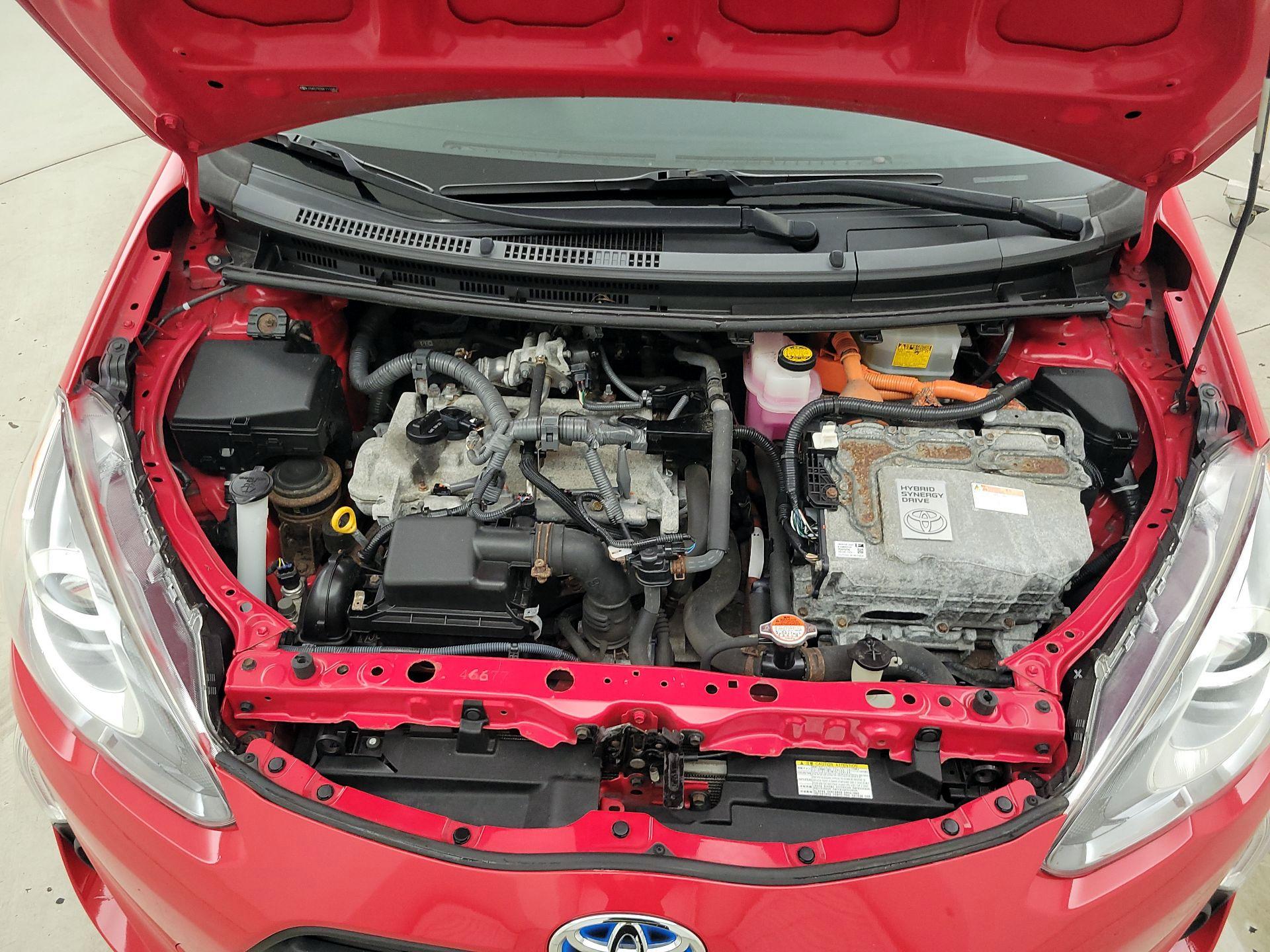 Thumbnail: 2015 Toyota Prius c - 19