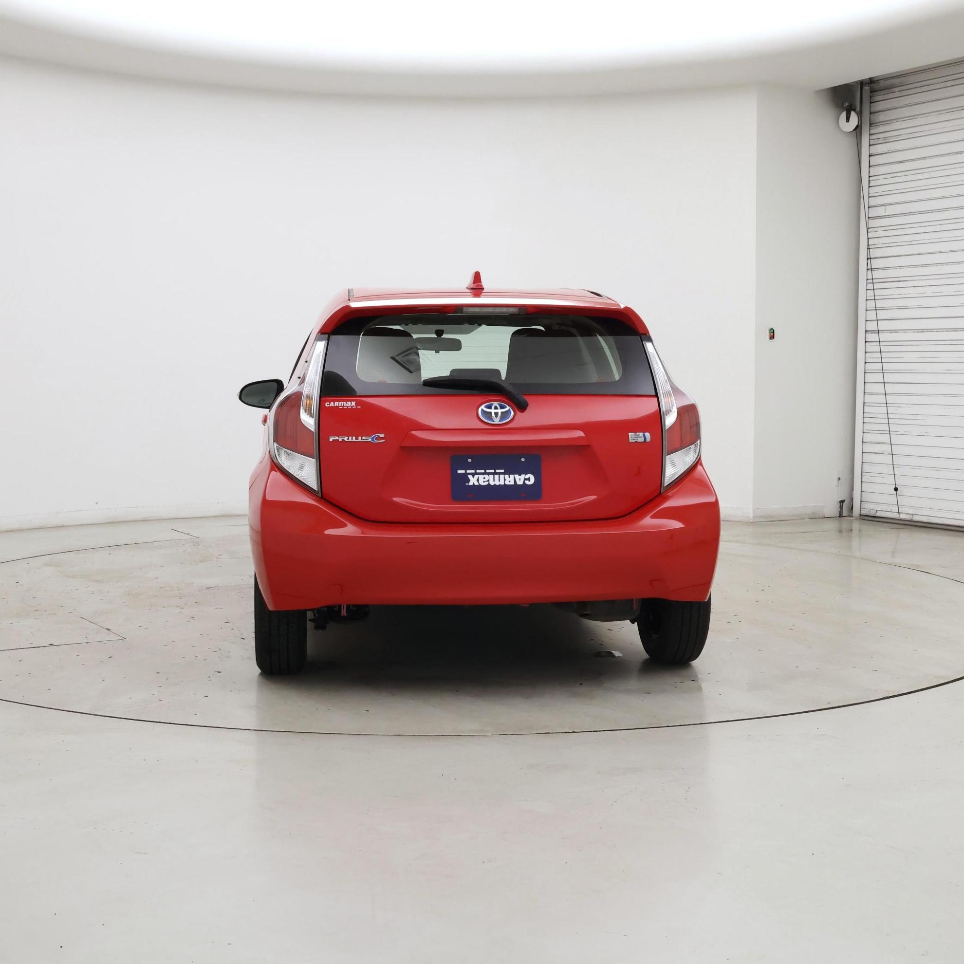 Thumbnail: 2015 Toyota Prius c - 6