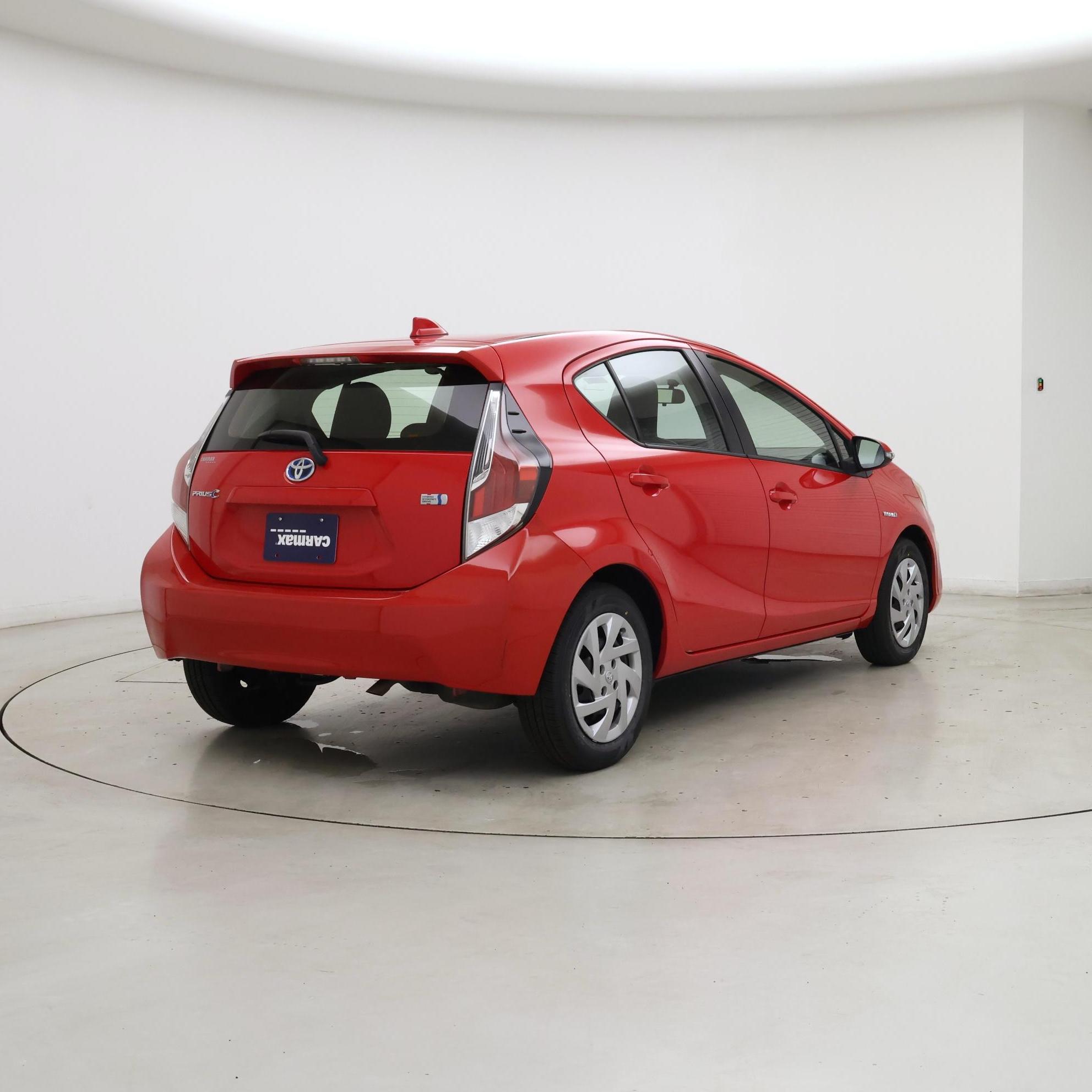 Thumbnail: 2015 Toyota Prius c - 8