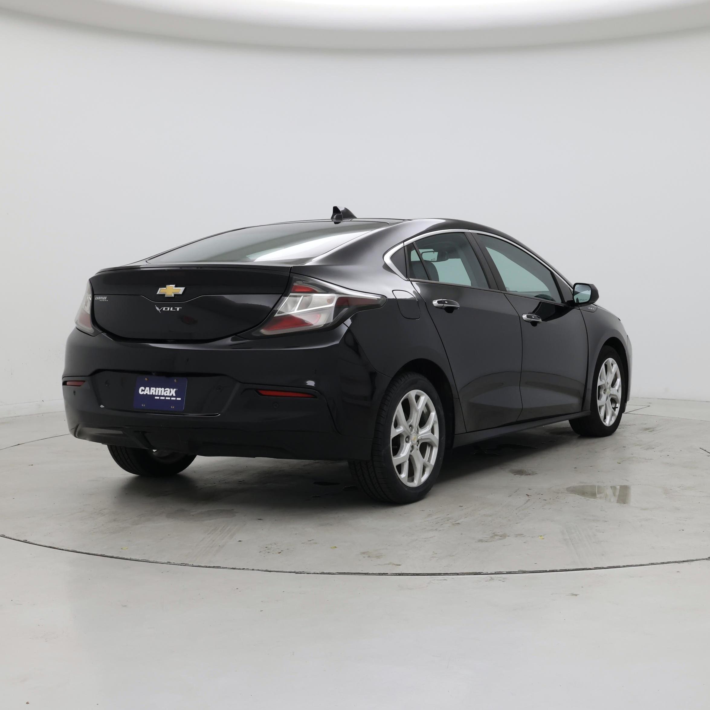 Thumbnail: 2017 Chevrolet Volt - 8