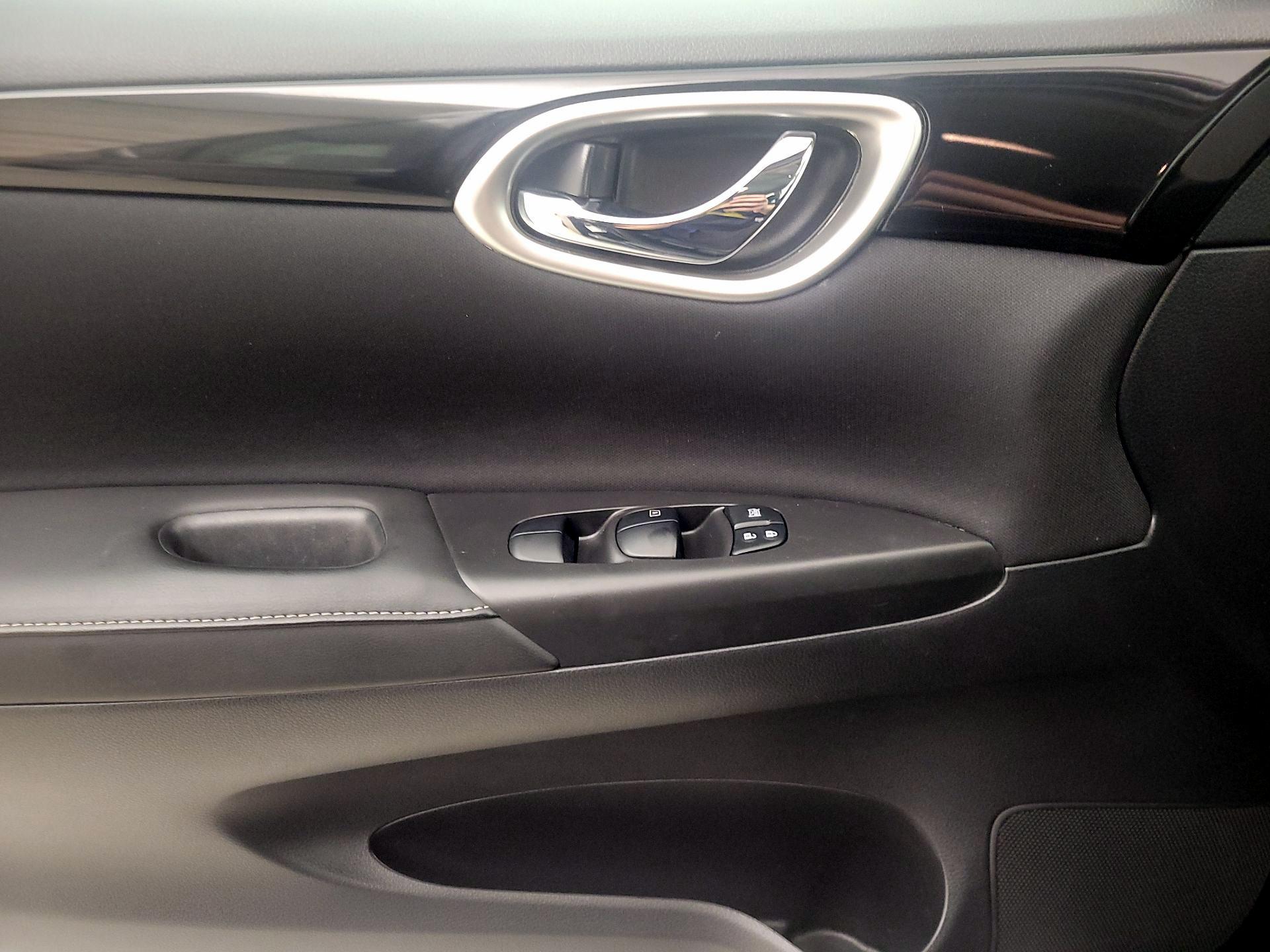 Thumbnail: 2019 Nissan Sentra - 12