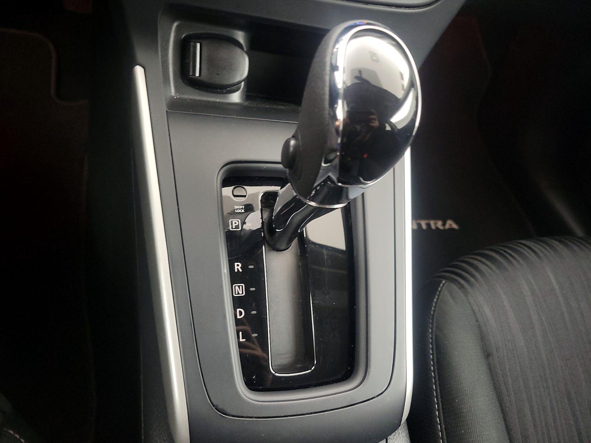 Thumbnail: 2019 Nissan Sentra - 17