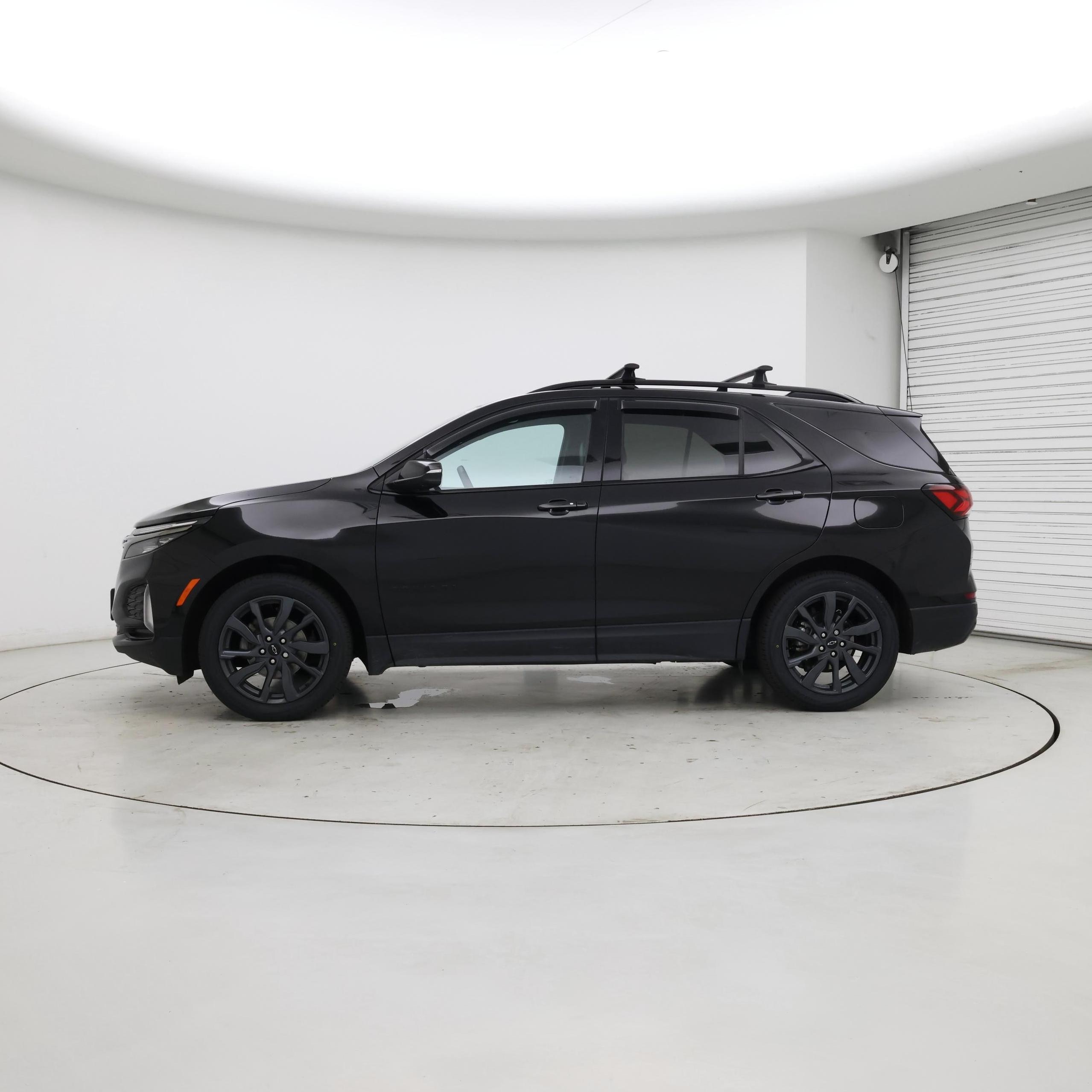 Thumbnail: 2023 Chevrolet Equinox - 3