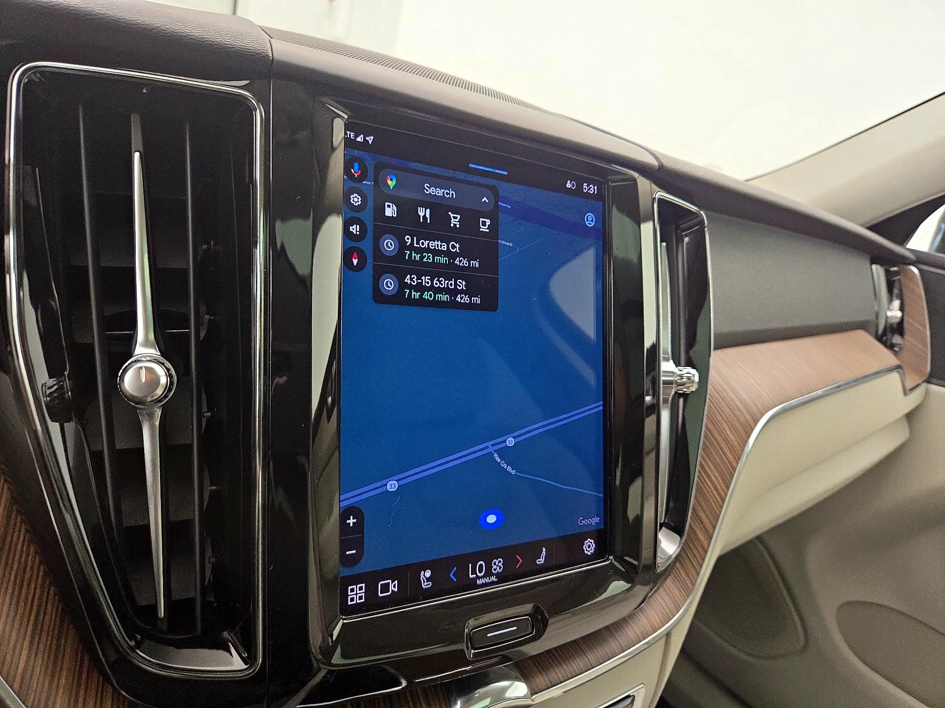 Thumbnail: 2022 Volvo XC60 - 14