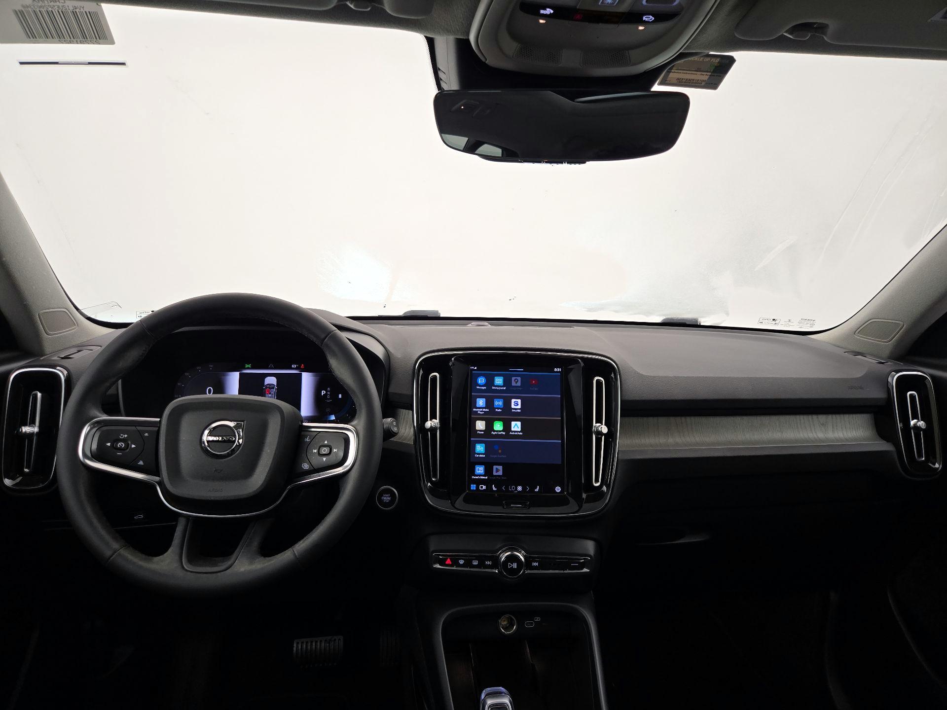 Thumbnail: 2023 Volvo XC40 - 9