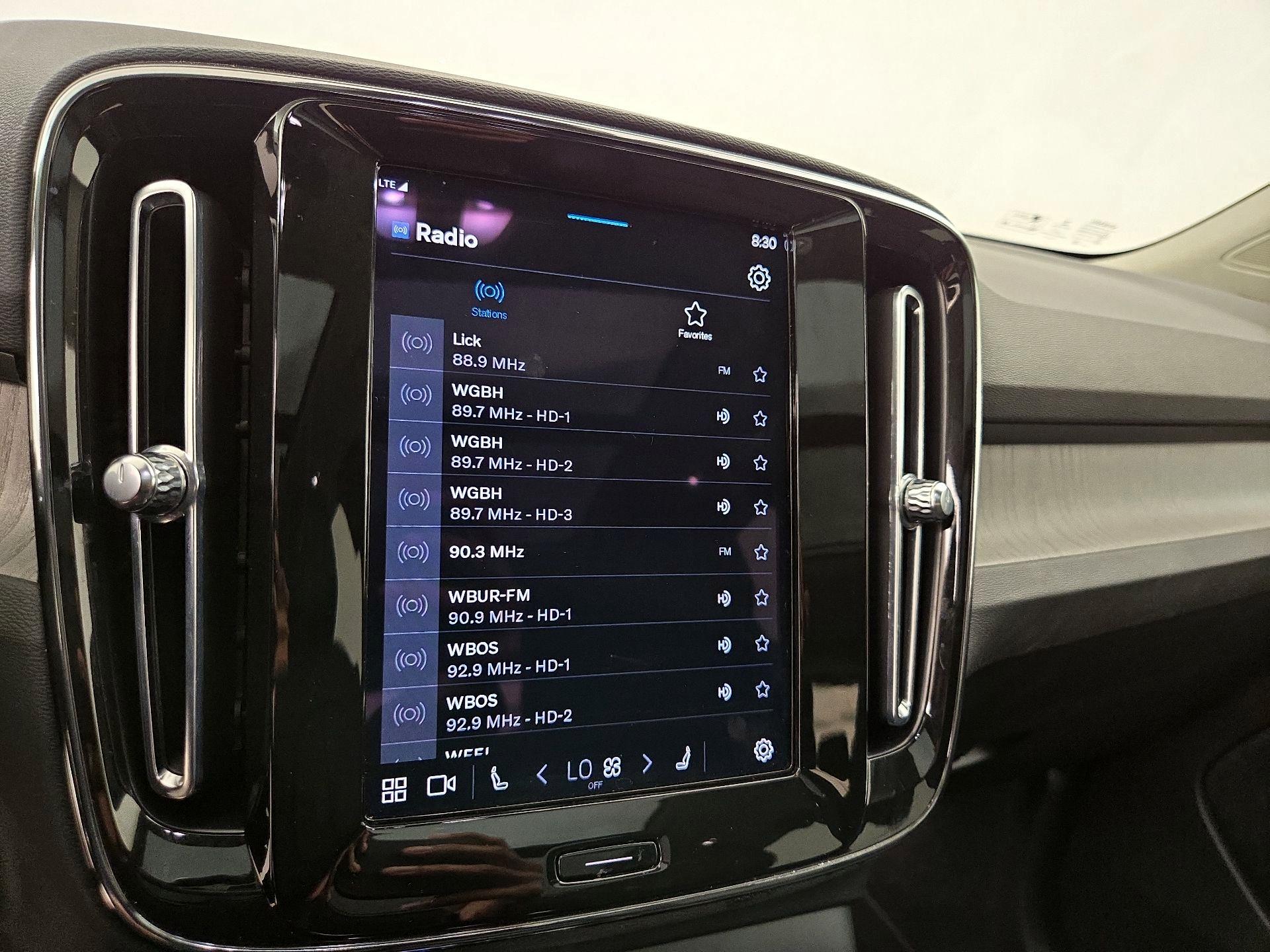 Thumbnail: 2023 Volvo XC40 - 15
