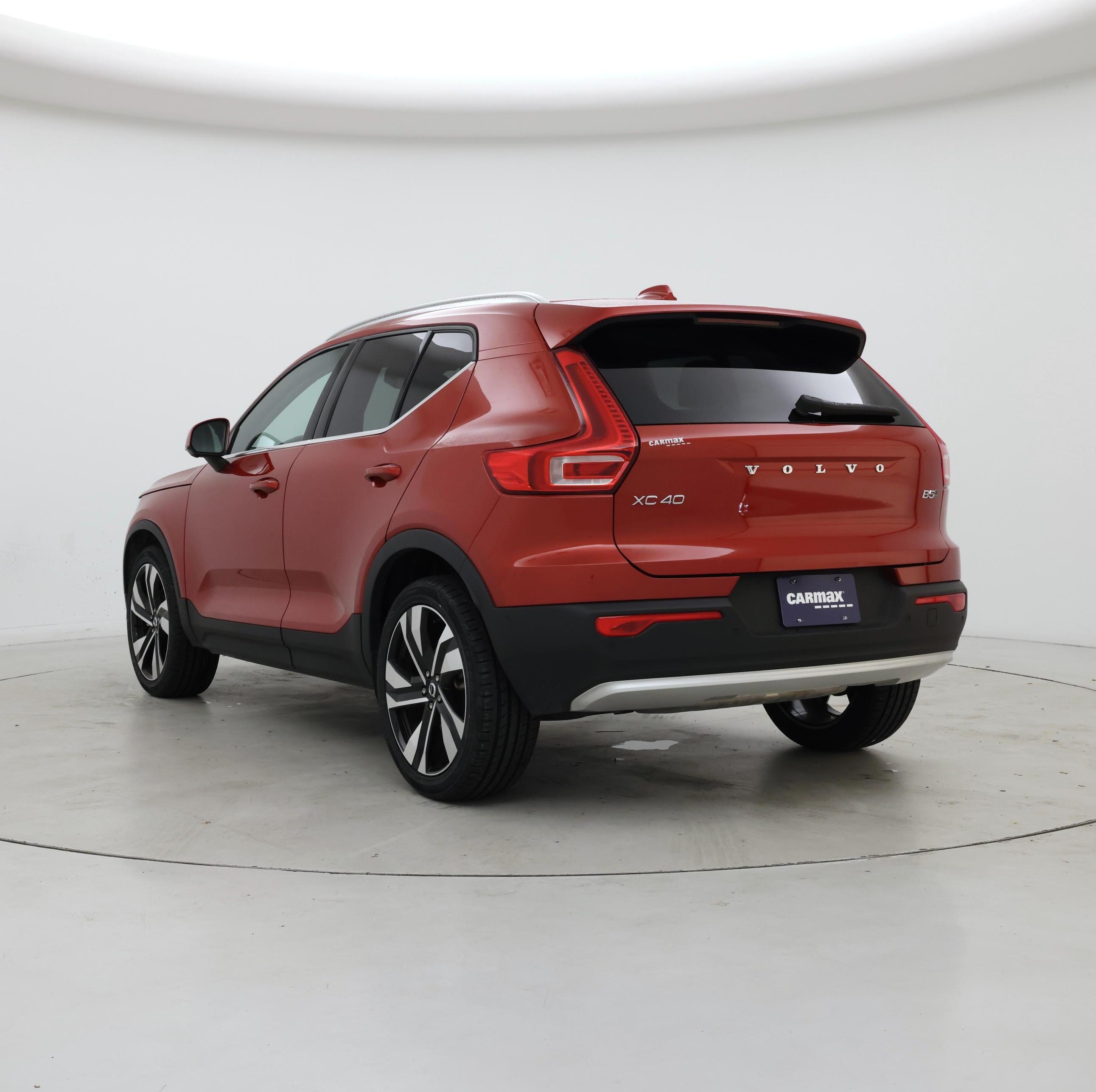 Thumbnail: 2023 Volvo XC40 - 2