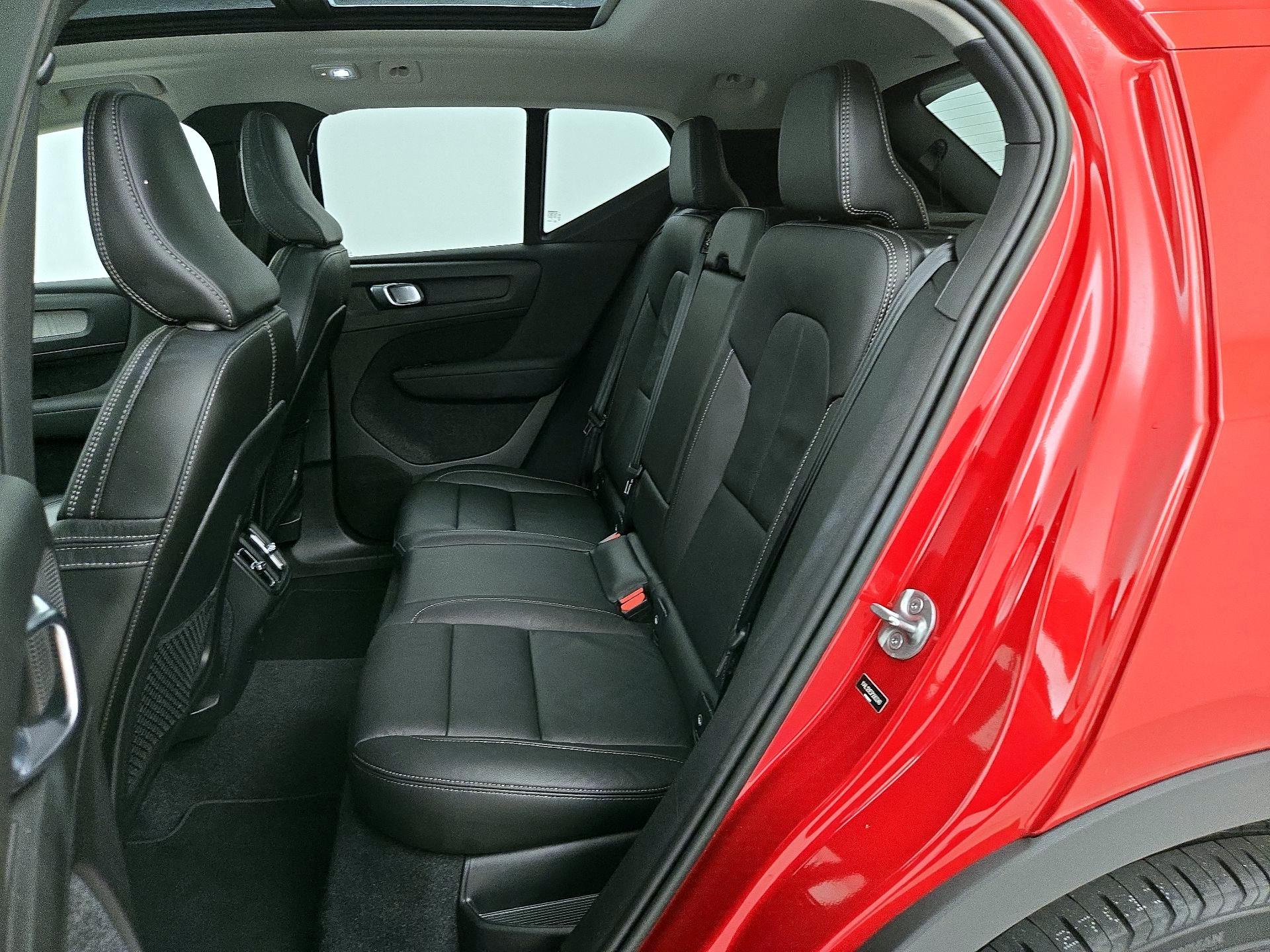 Thumbnail: 2023 Volvo XC40 - 20