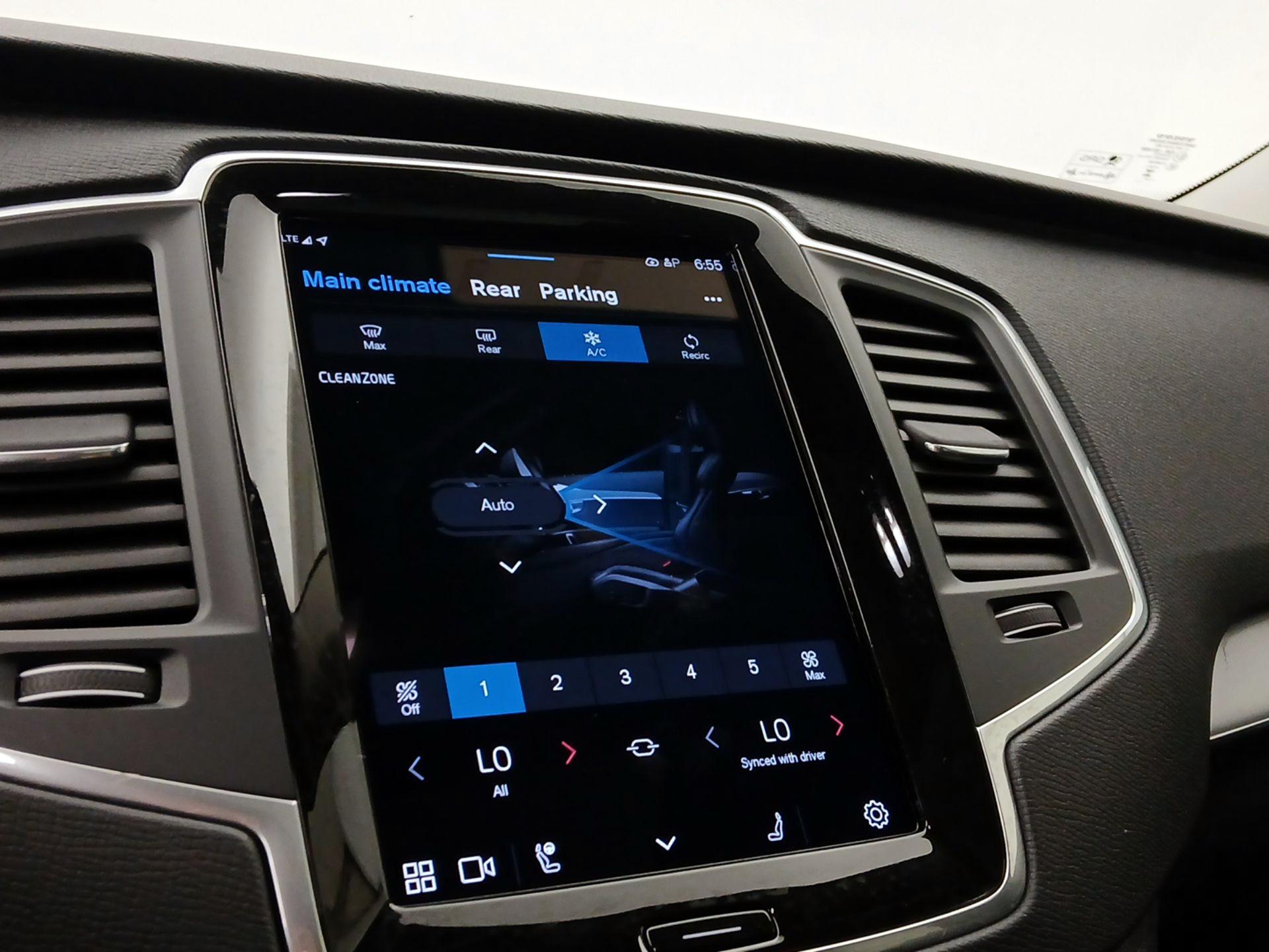Thumbnail: 2024 Volvo XC90 - 16