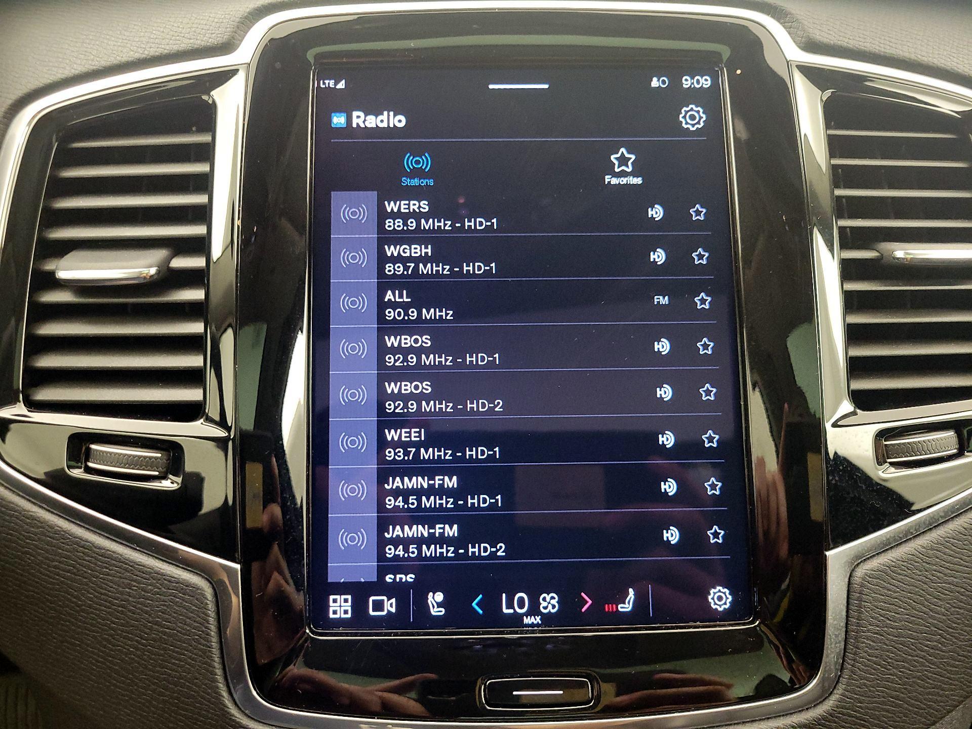 Thumbnail: 2023 Volvo XC90 - 16