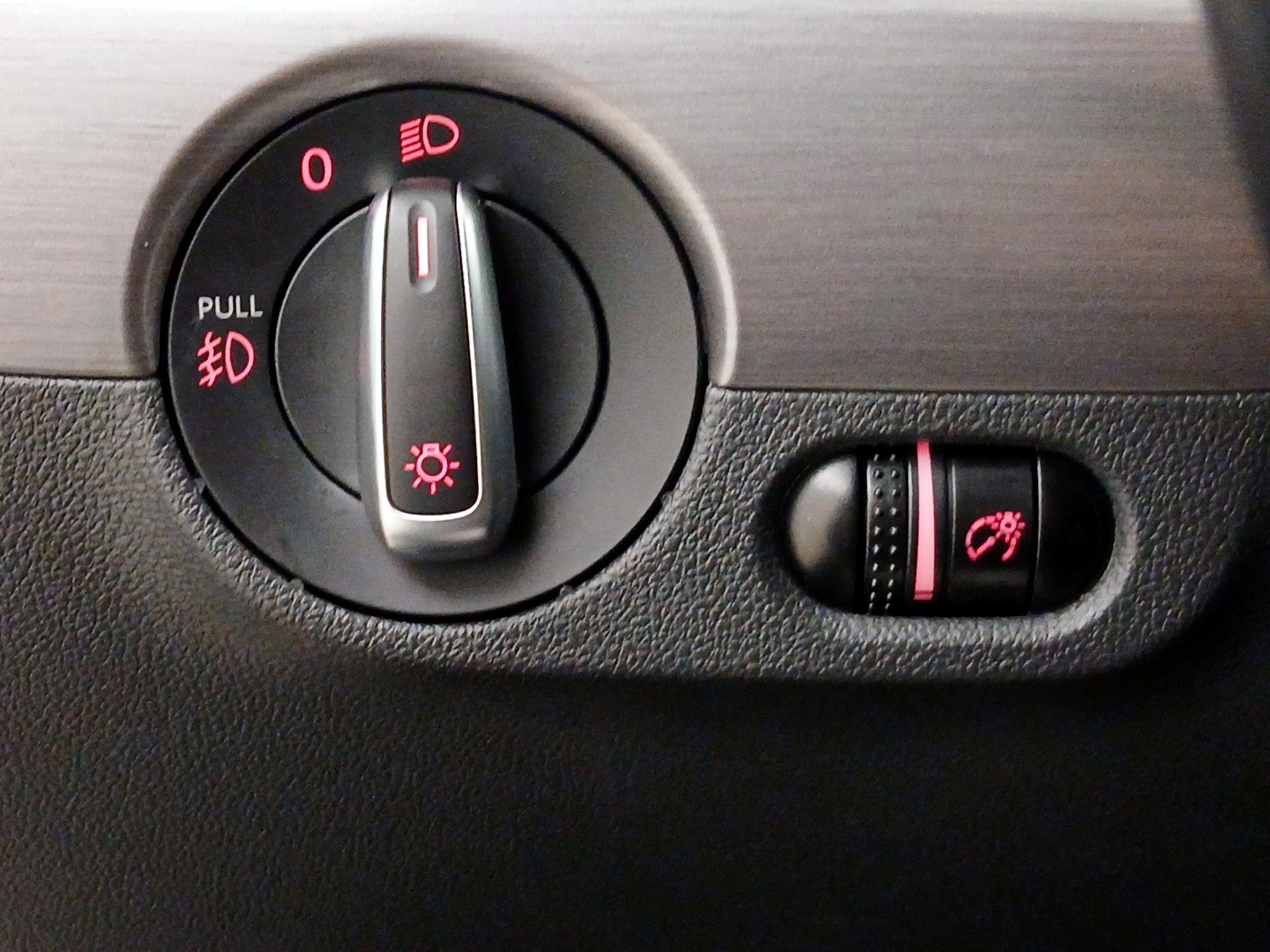 Thumbnail: 2016 Volkswagen Jetta - 11