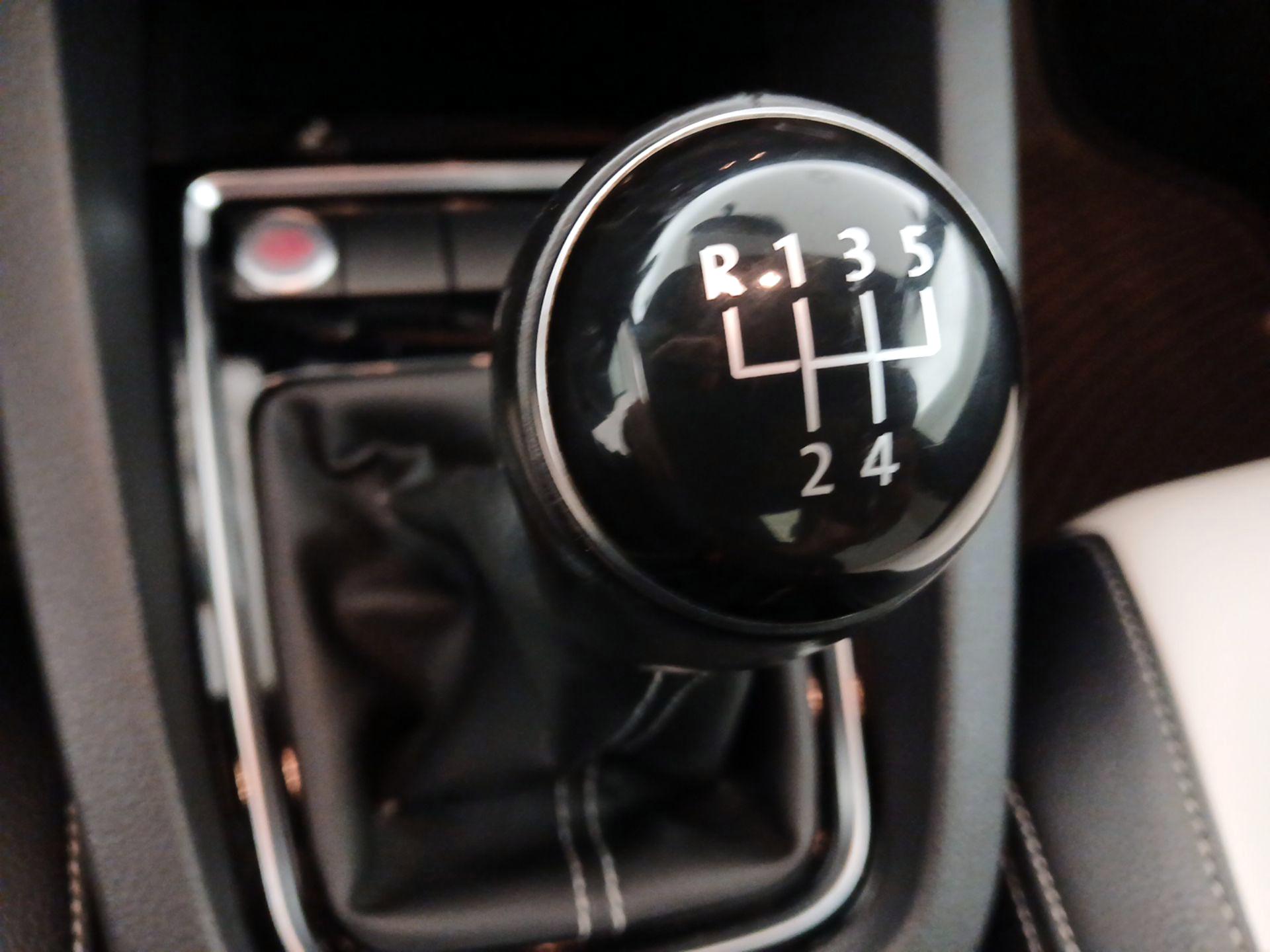 Thumbnail: 2016 Volkswagen Jetta - 15
