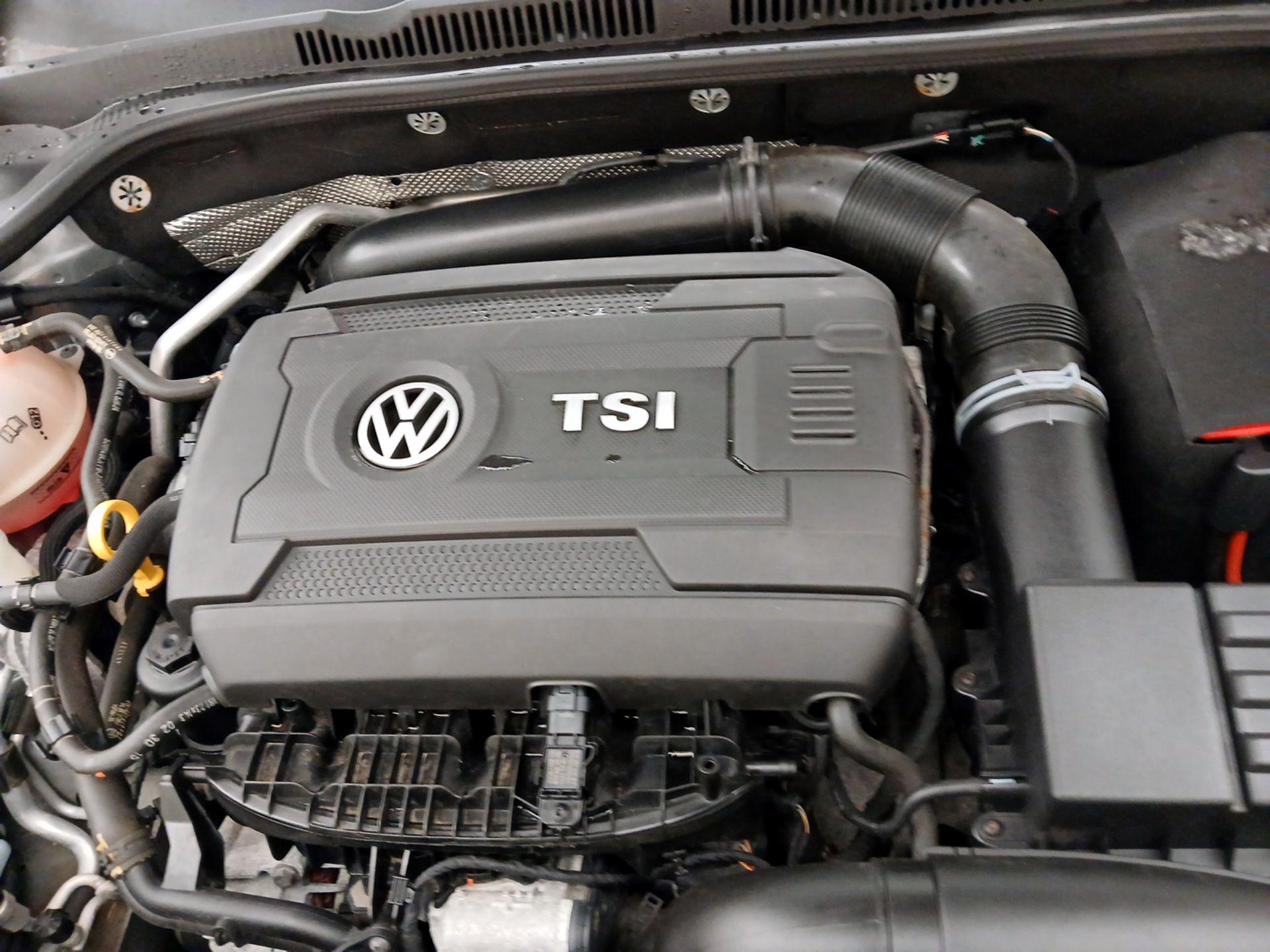 Thumbnail: 2016 Volkswagen Jetta - 18