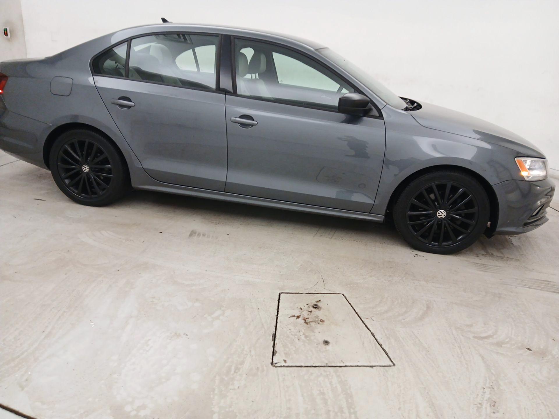 Thumbnail: 2016 Volkswagen Jetta - 4