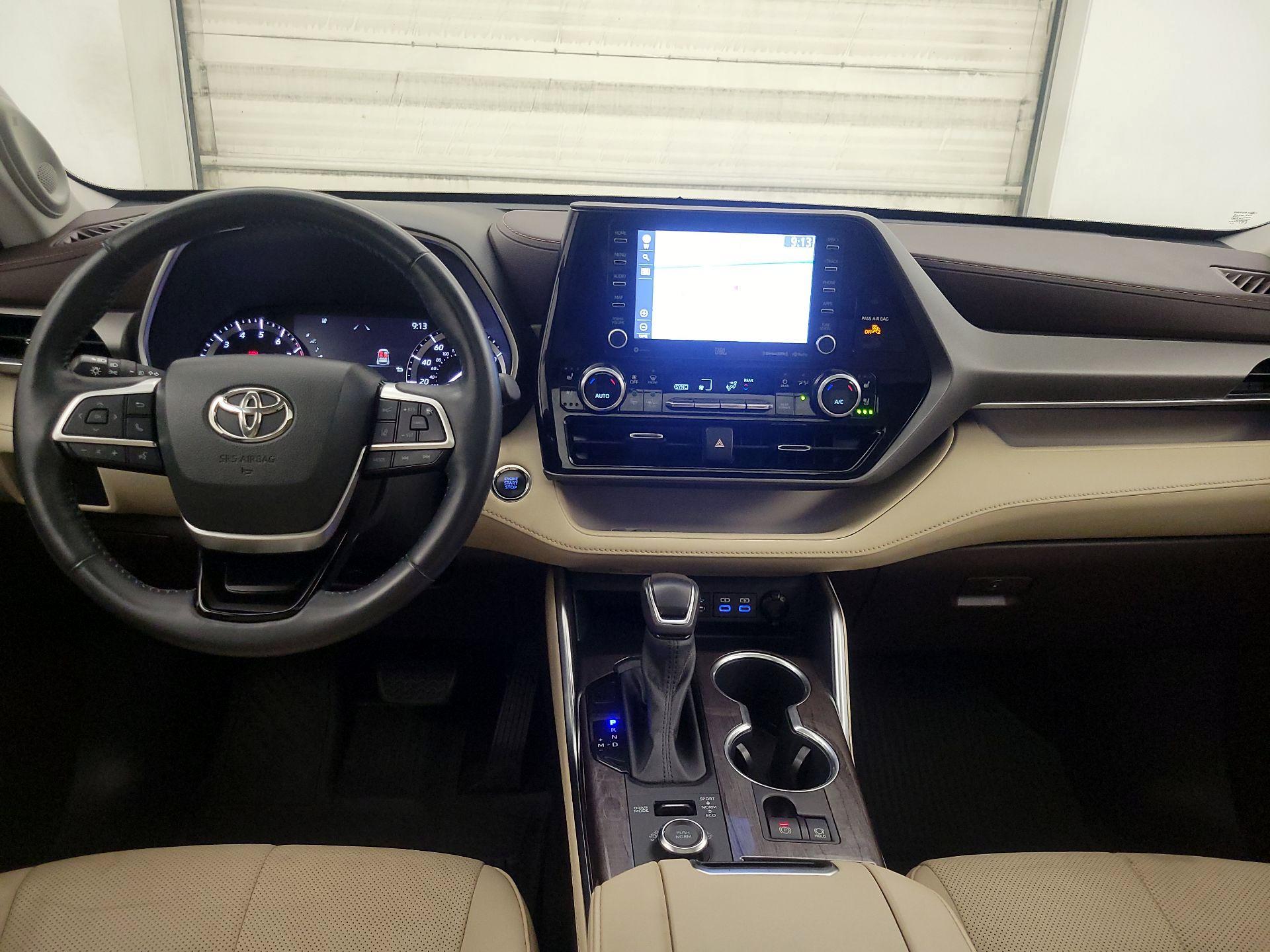Thumbnail: 2022 Toyota Highlander - 9