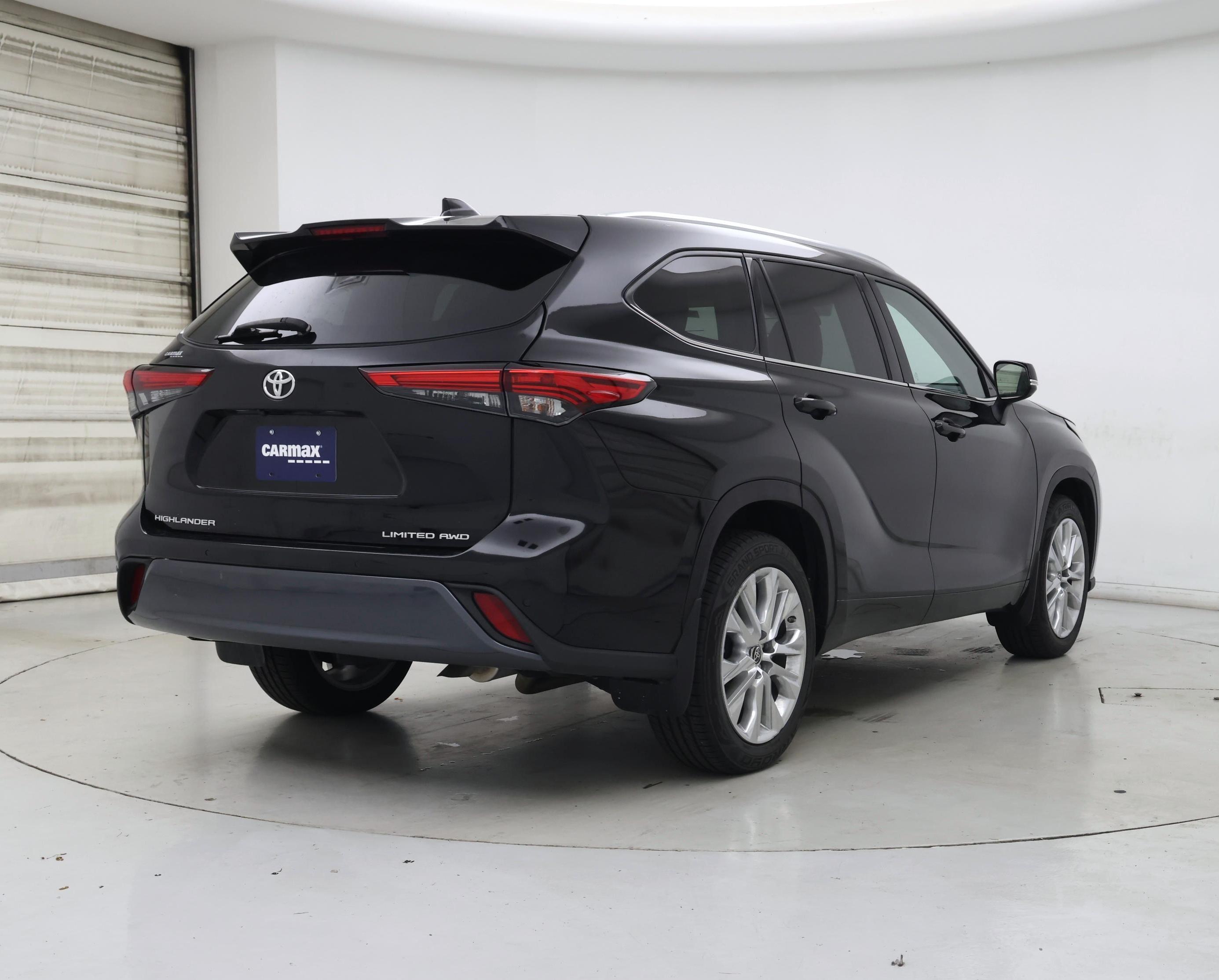 Thumbnail: 2022 Toyota Highlander - 8