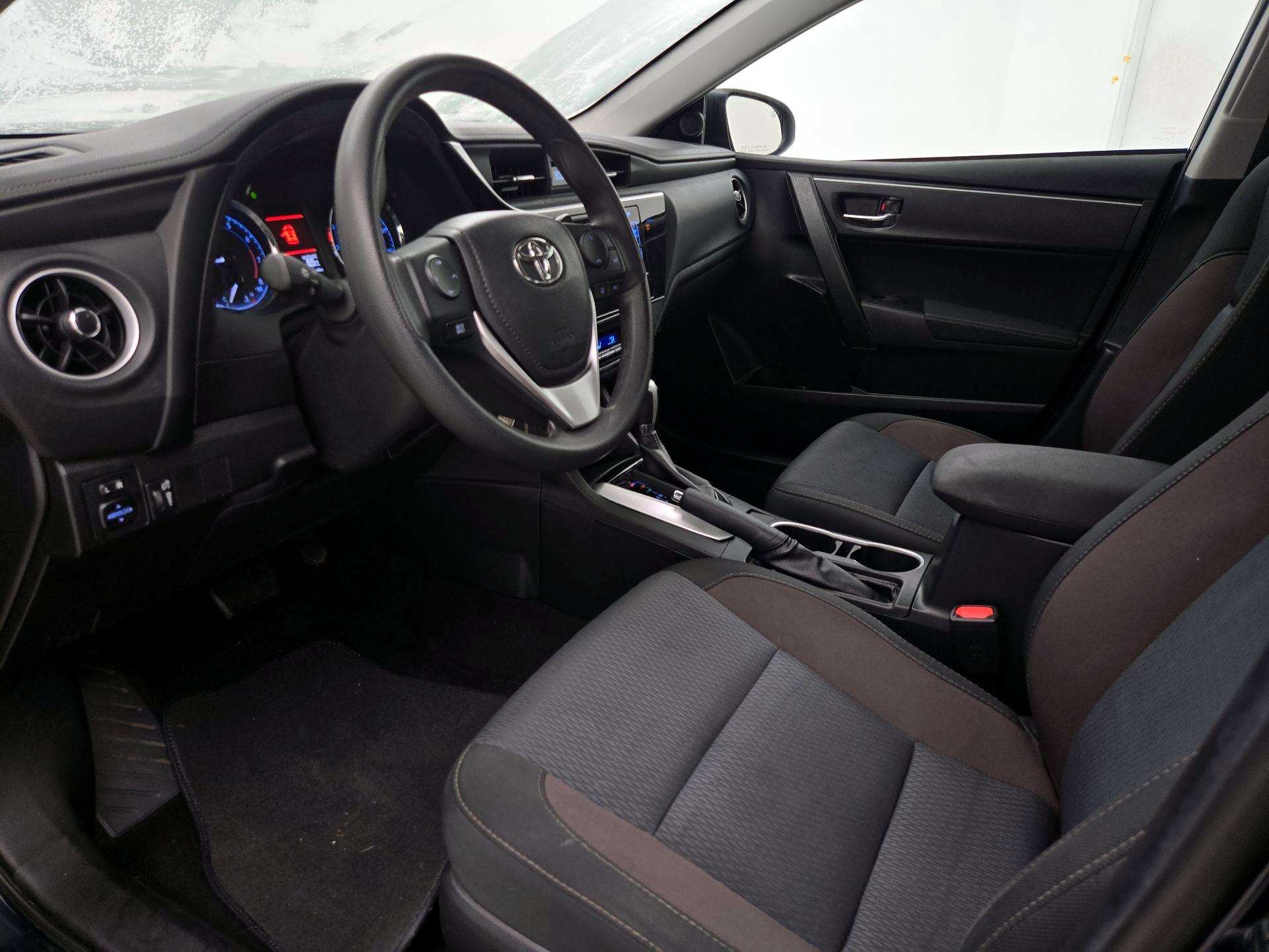 Thumbnail: 2018 Toyota Corolla - 11