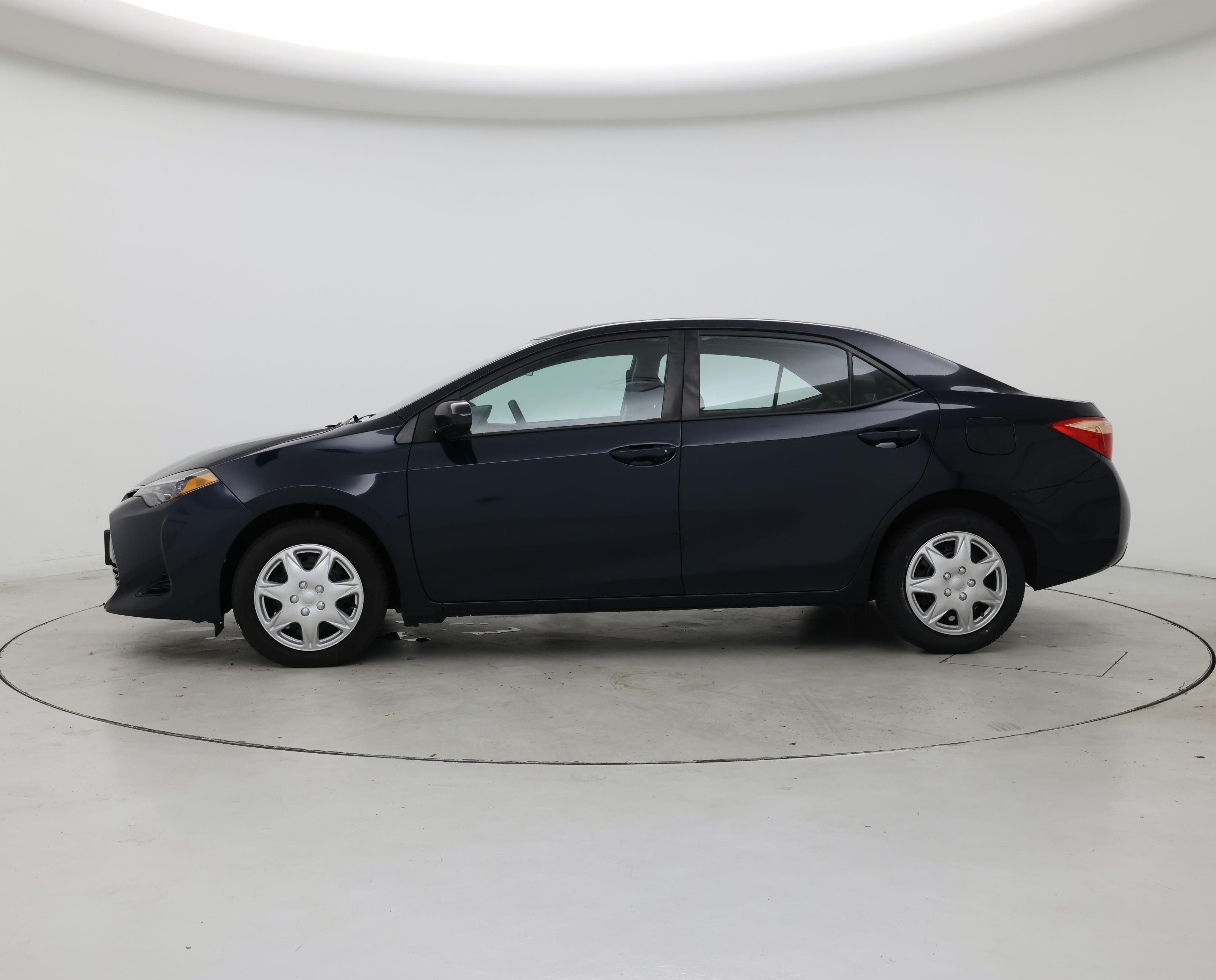 Thumbnail: 2018 Toyota Corolla - 3