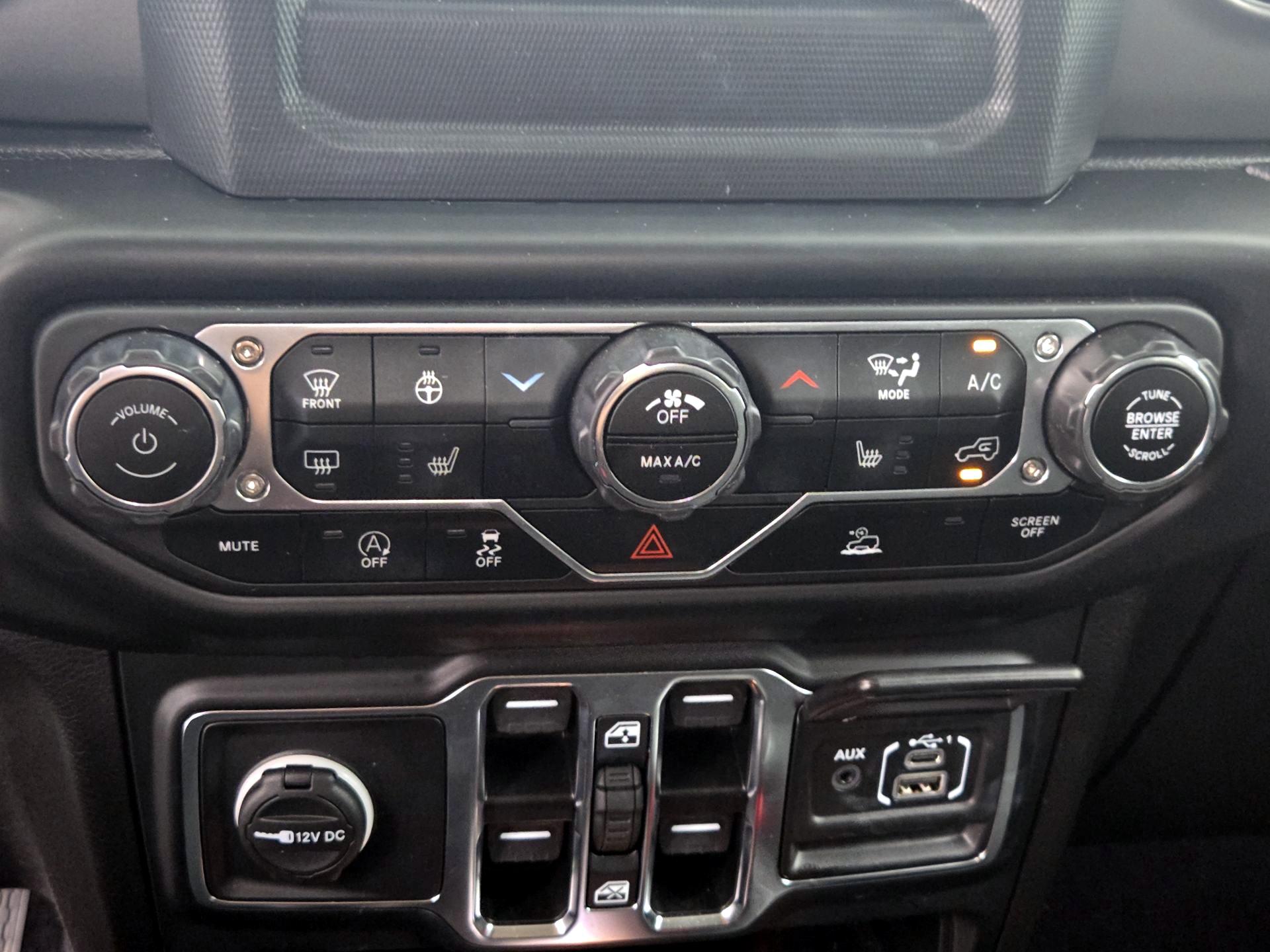 Thumbnail: 2022 Jeep Wrangler - 16