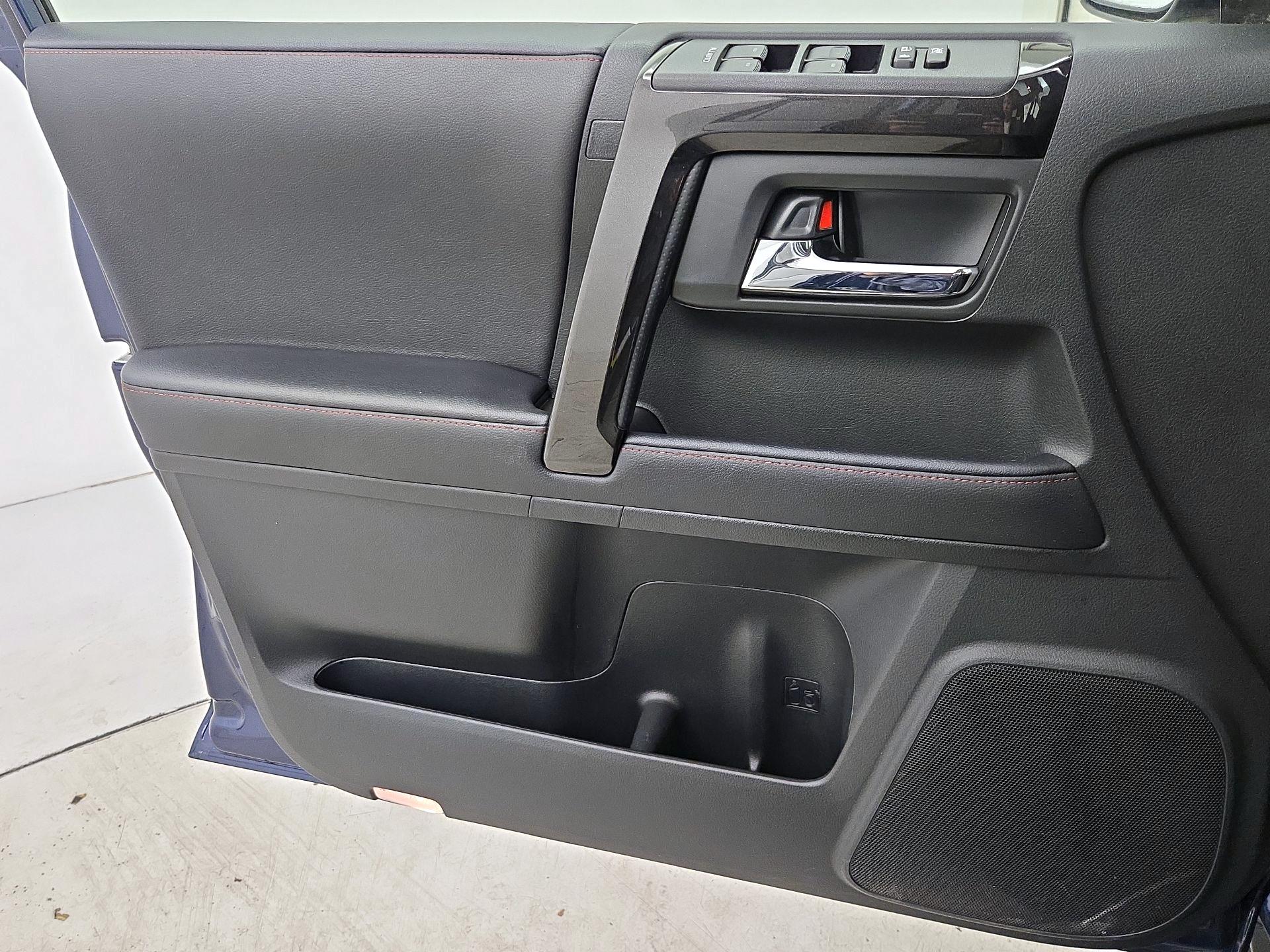 Thumbnail: 2022 Toyota 4Runner - 12