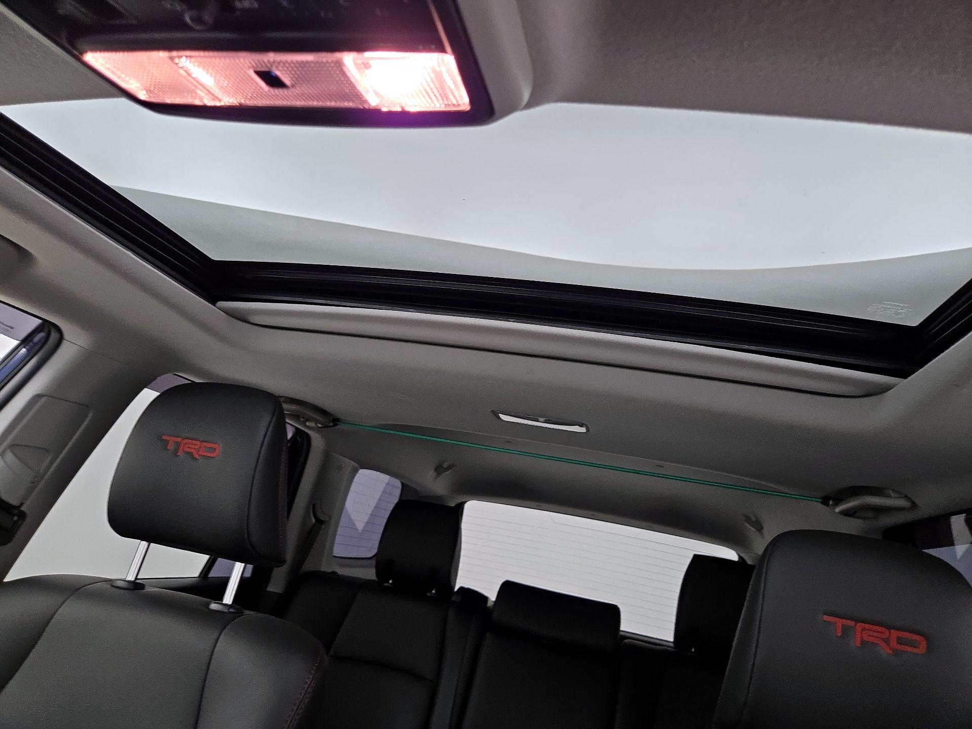 Thumbnail: 2022 Toyota 4Runner - 20